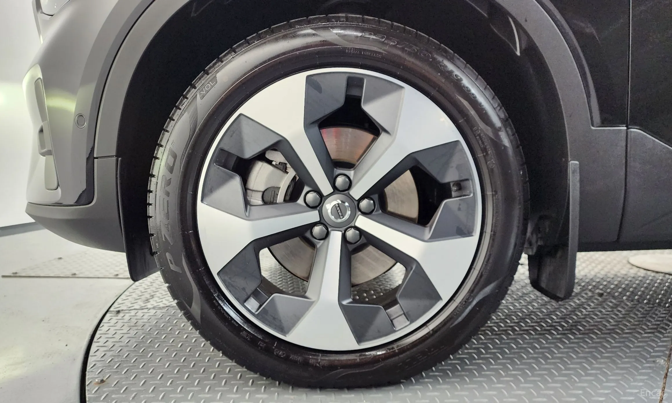 Volvo XC40 превью 5