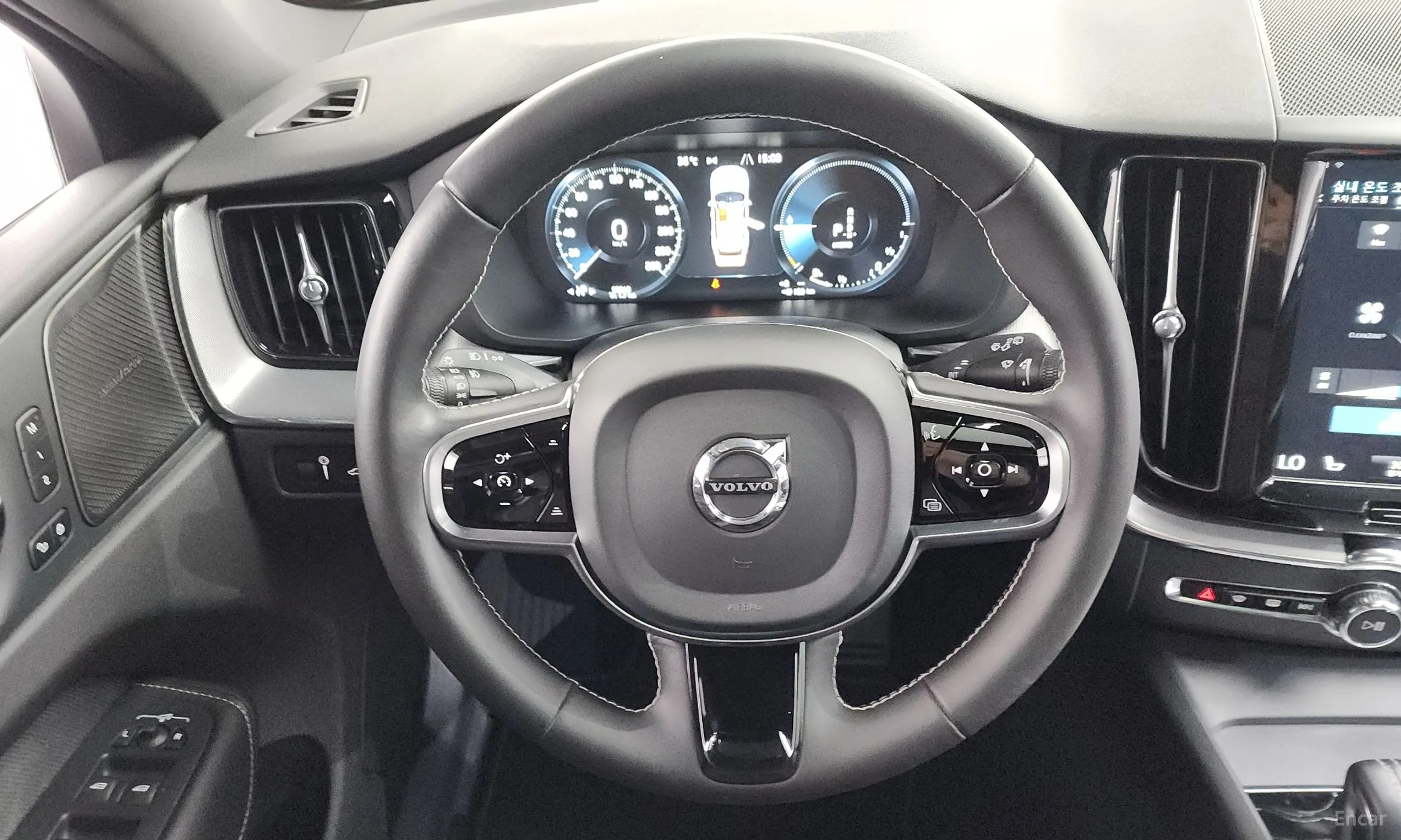 Volvo XC60 Gen 2 превью 14