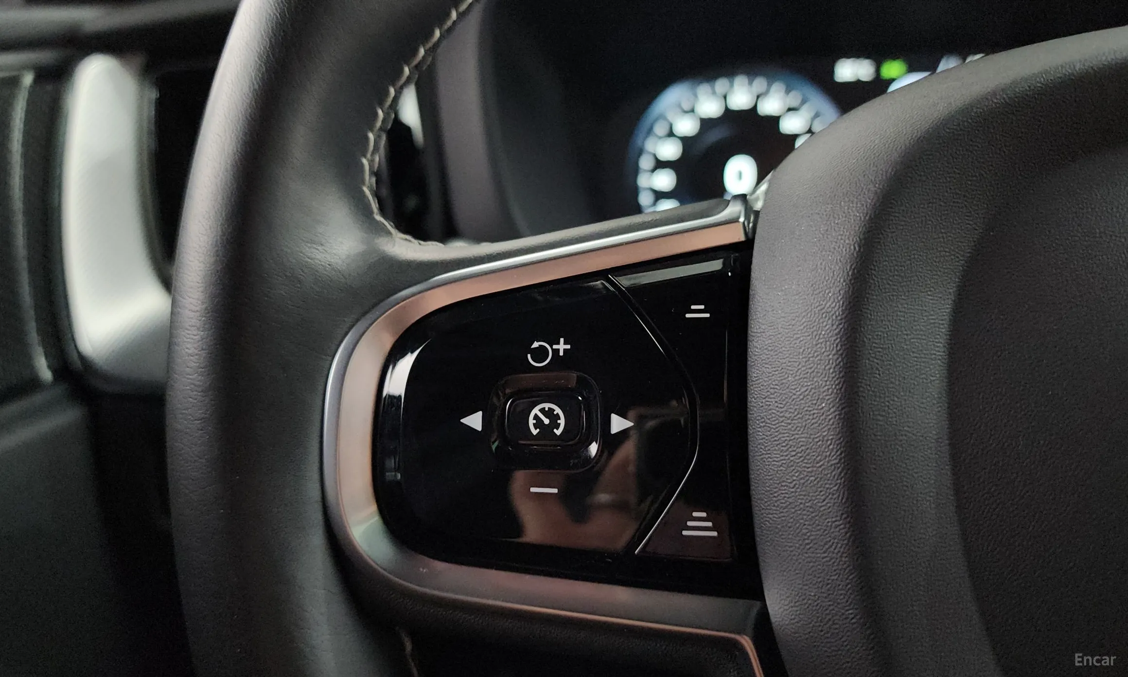 Volvo XC60 Gen 2 превью 16