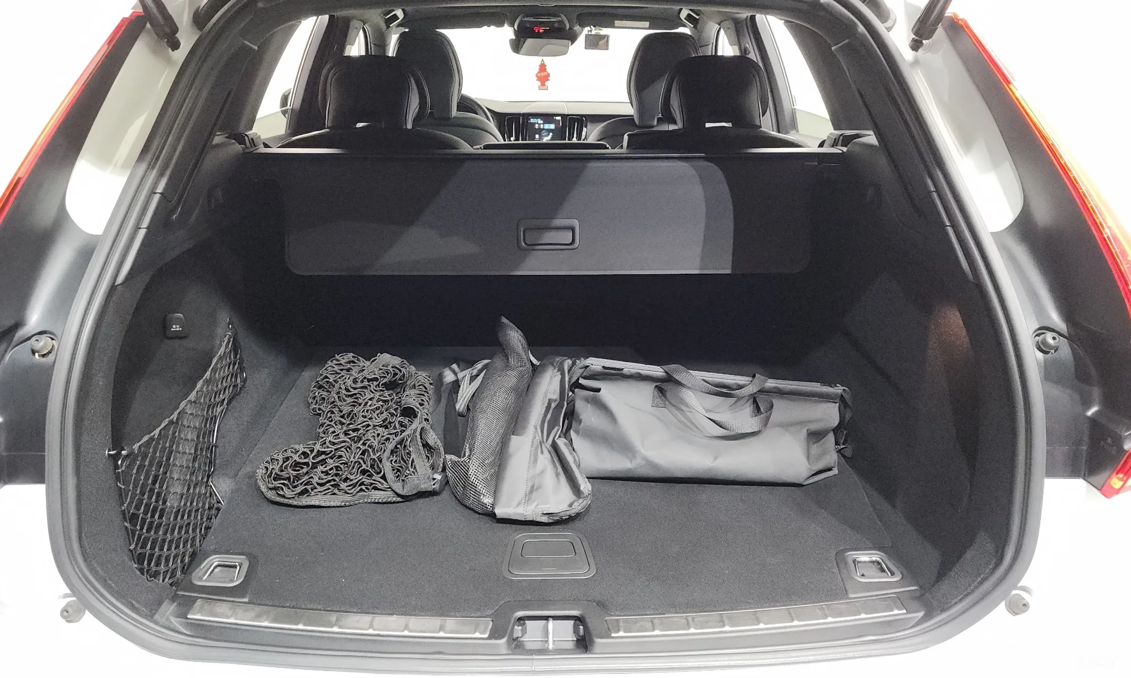 Volvo XC60 Gen 2 превью 19