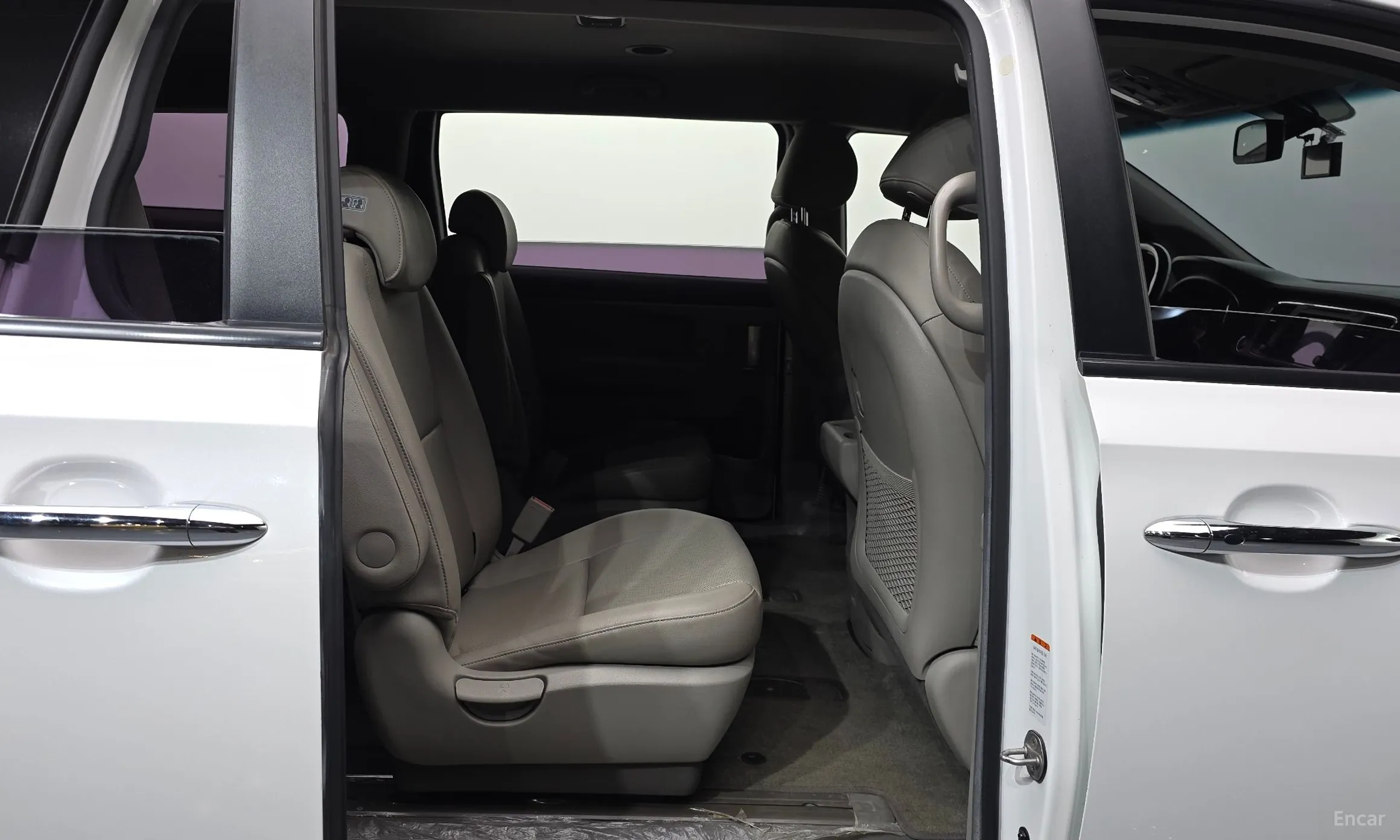 Kia Carnival превью 12