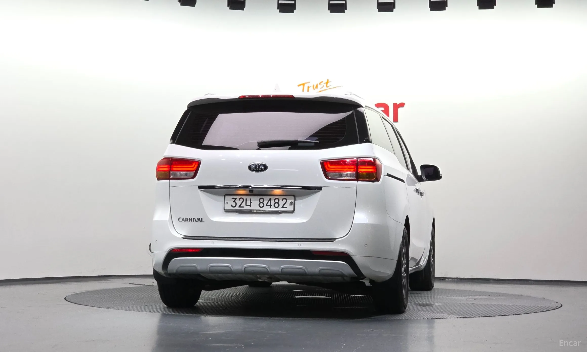 Kia Carnival превью 4