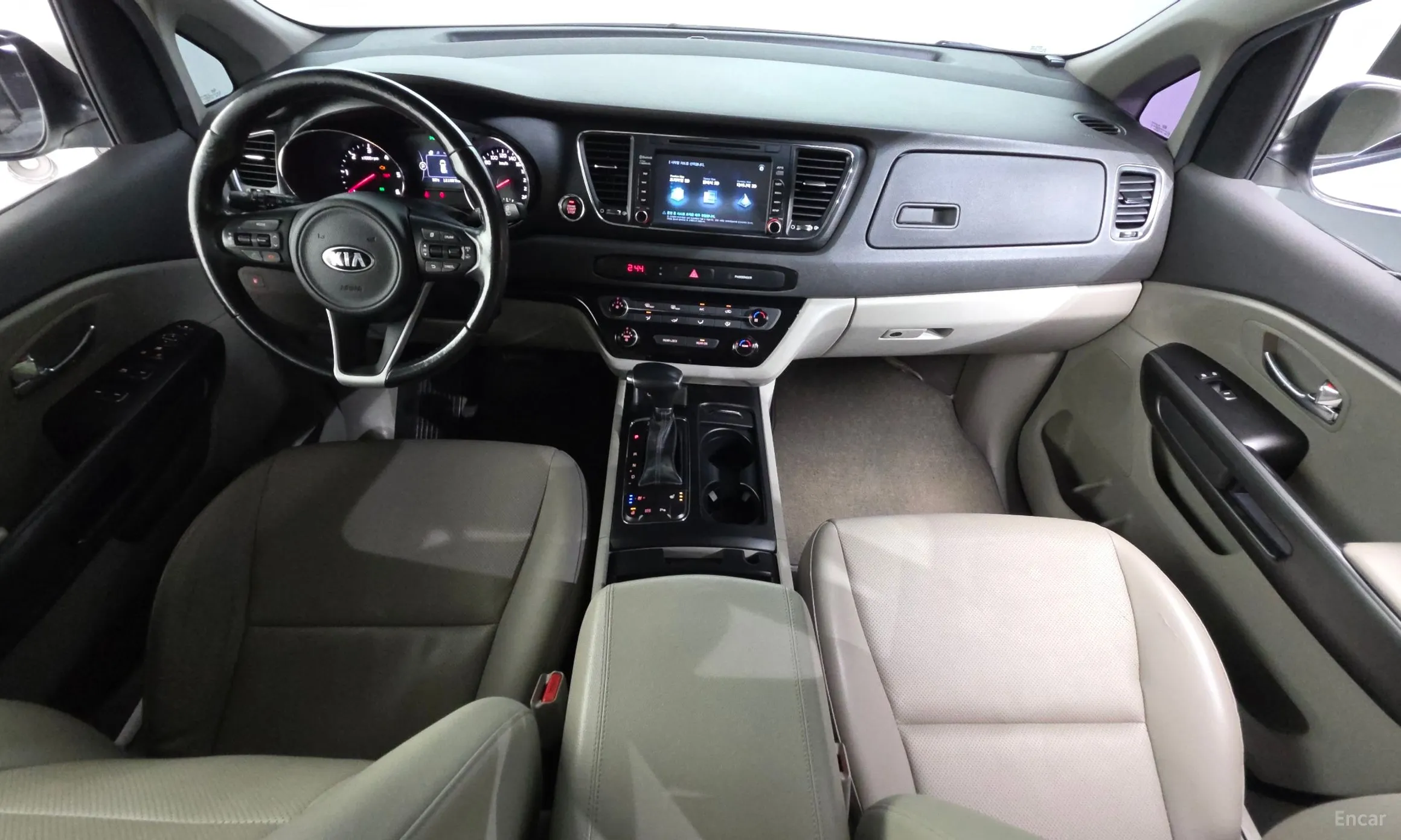 Kia Carnival превью 7