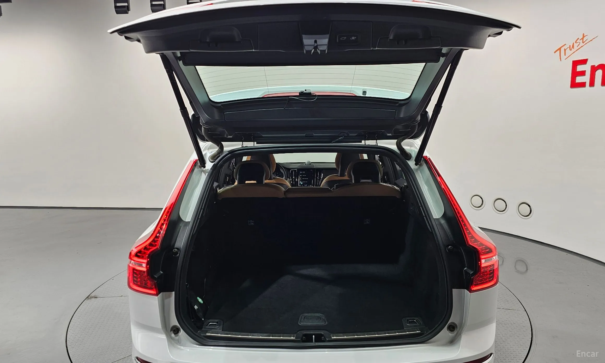 Volvo XC60 Gen 2 превью 20