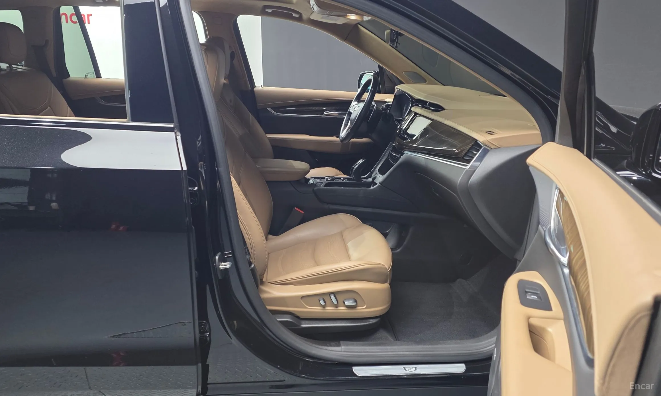 Cadillac XT6 превью 11