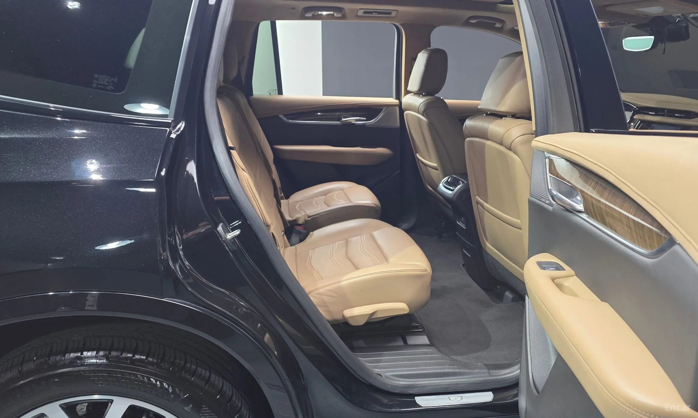 Cadillac XT6 превью 12