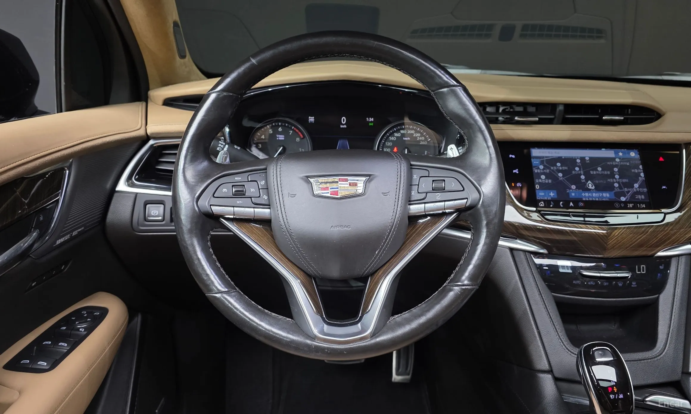 Cadillac XT6 превью 14