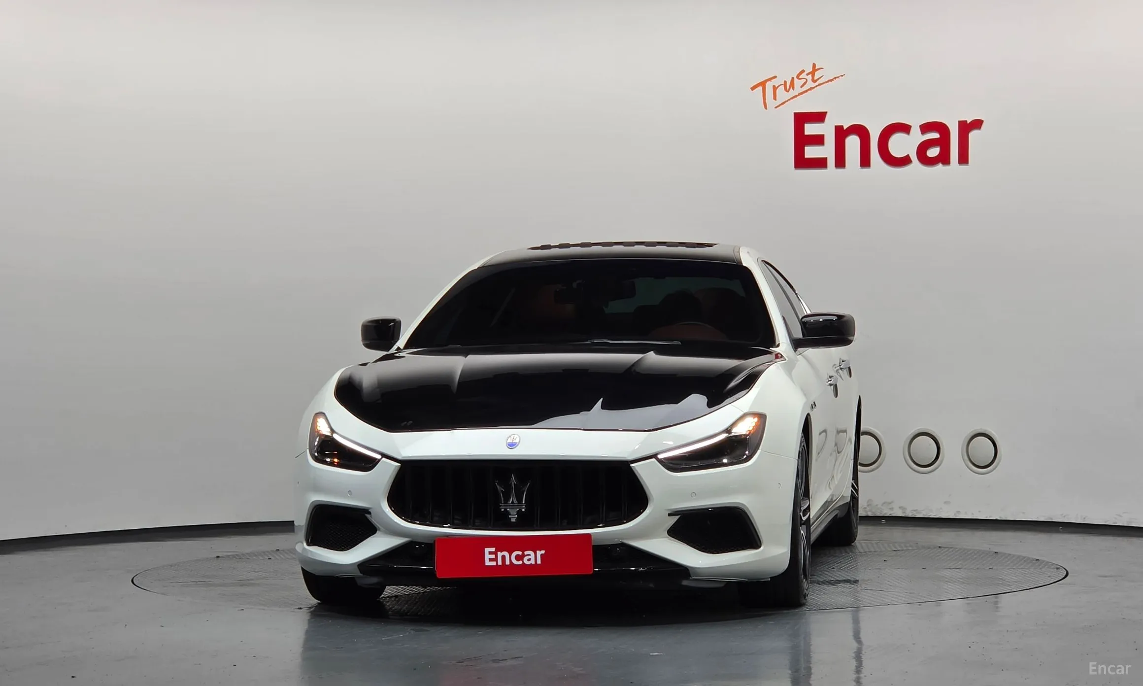 Maserati Ghibli превью 3