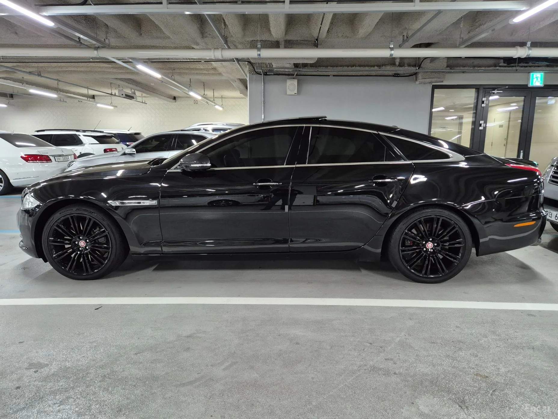 Jaguar All New XJ превью 13