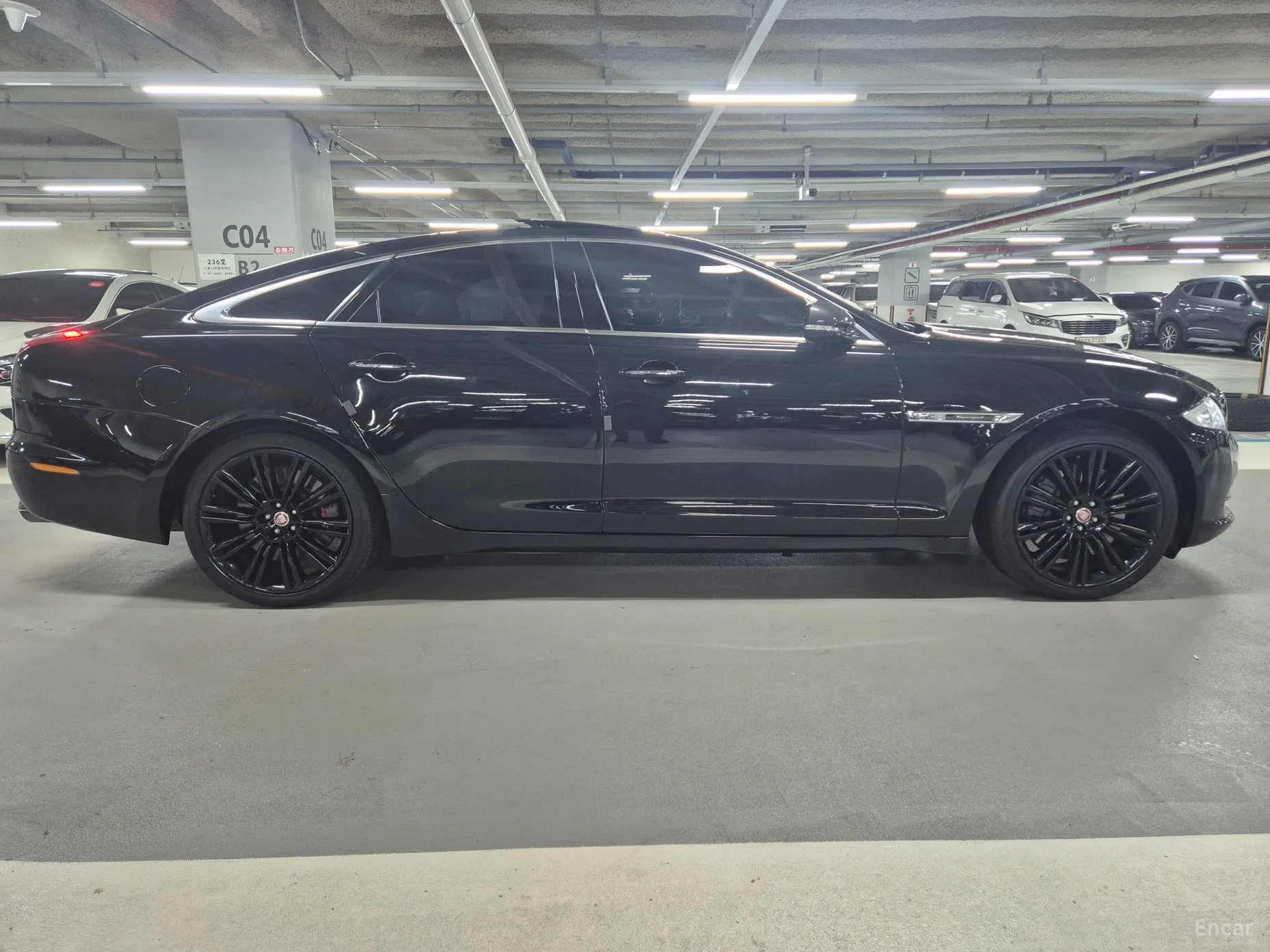 Jaguar All New XJ превью 14
