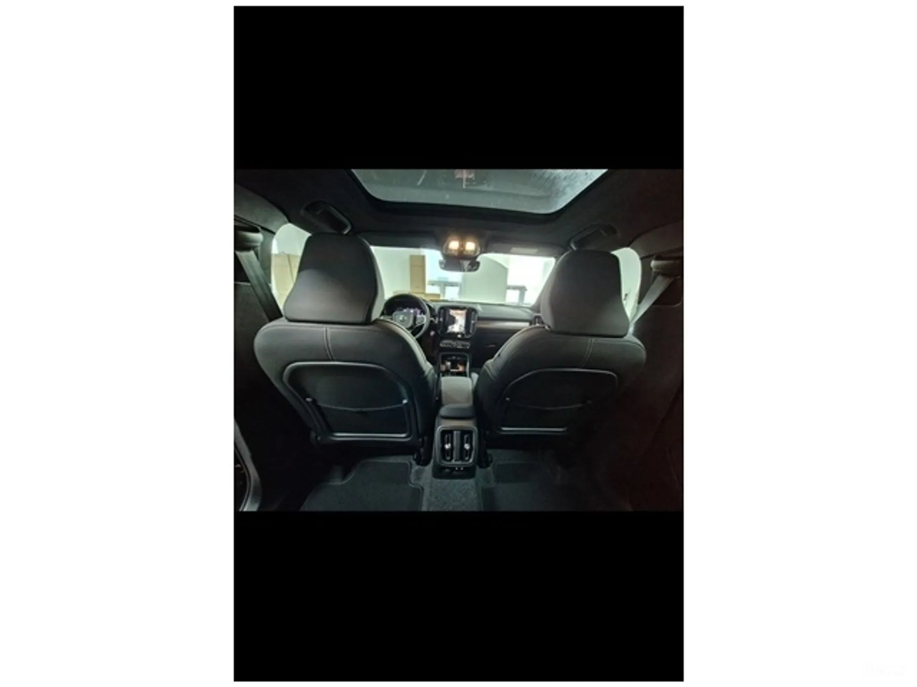 Volvo XC40 превью 10