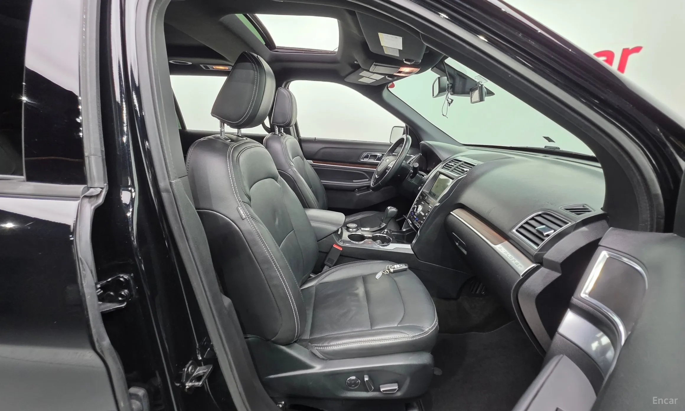 Ford Explorer превью 10