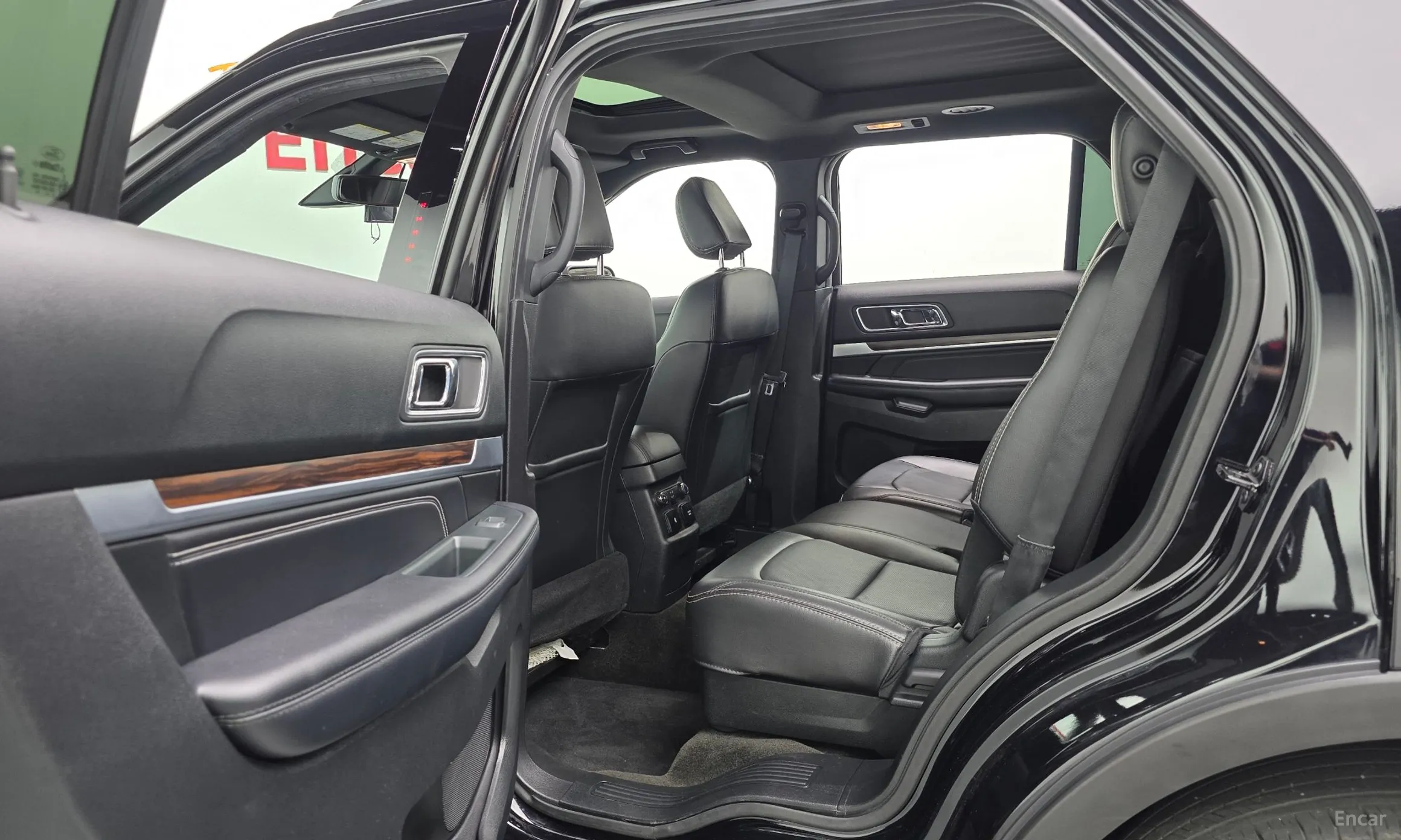 Ford Explorer превью 18