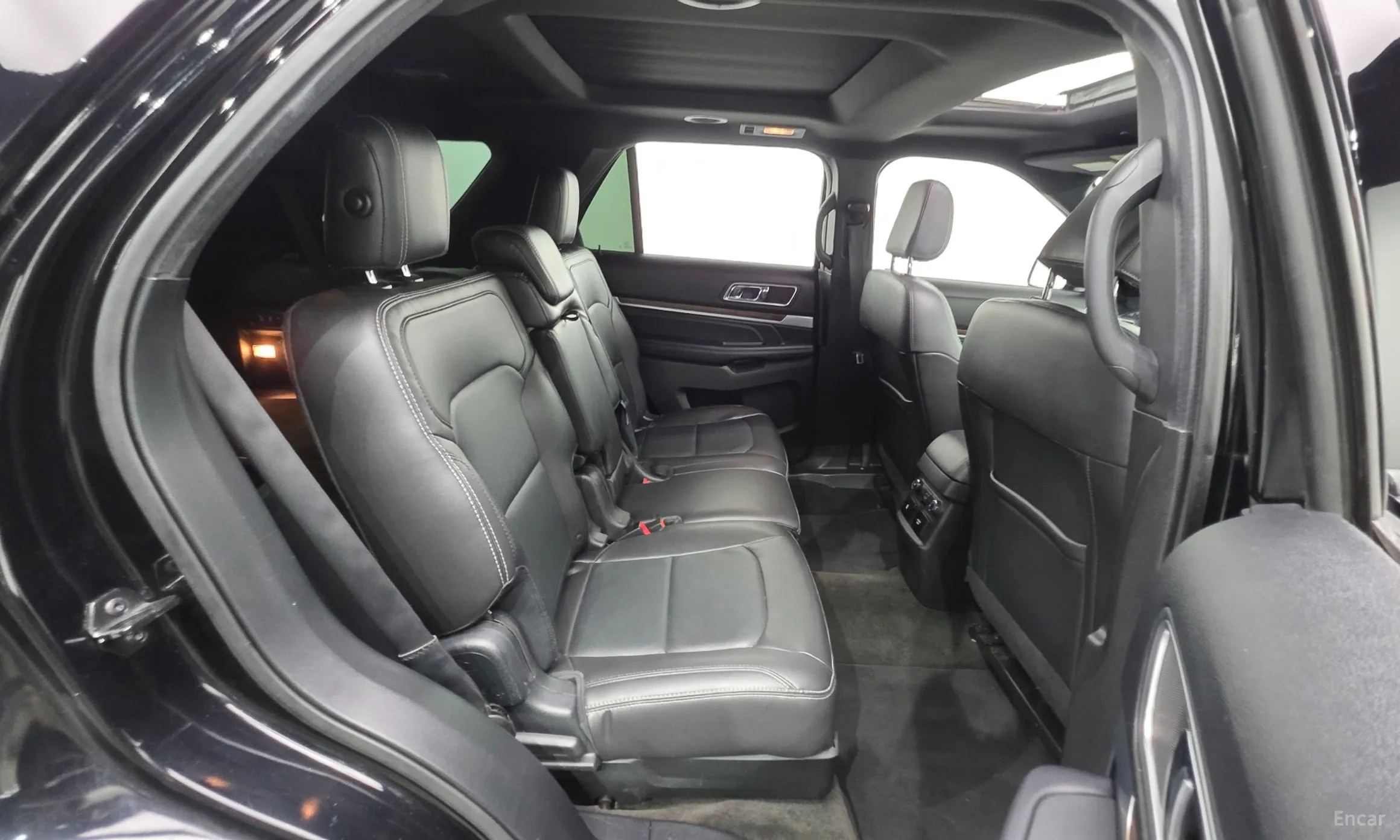 Ford Explorer превью 19