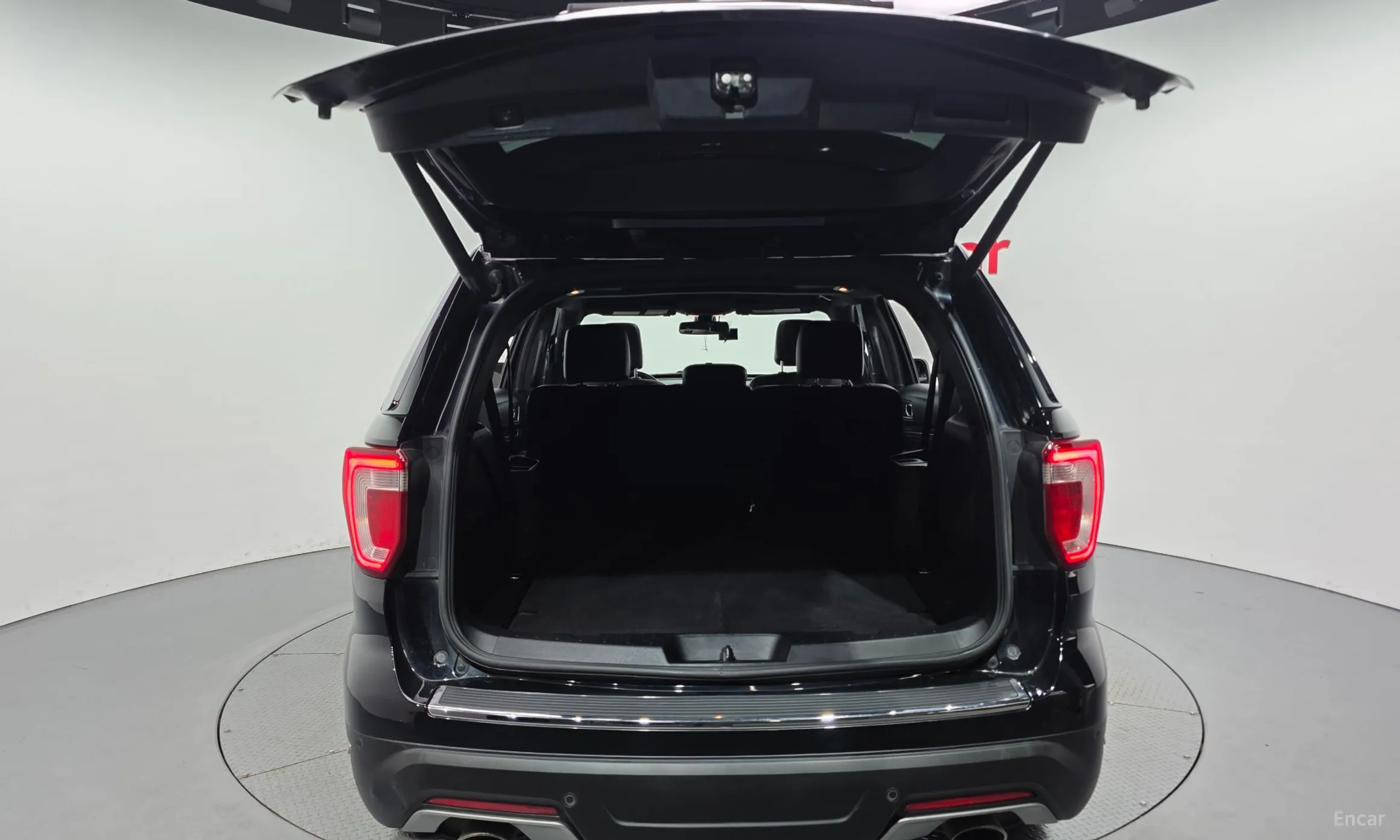 Ford Explorer превью 20