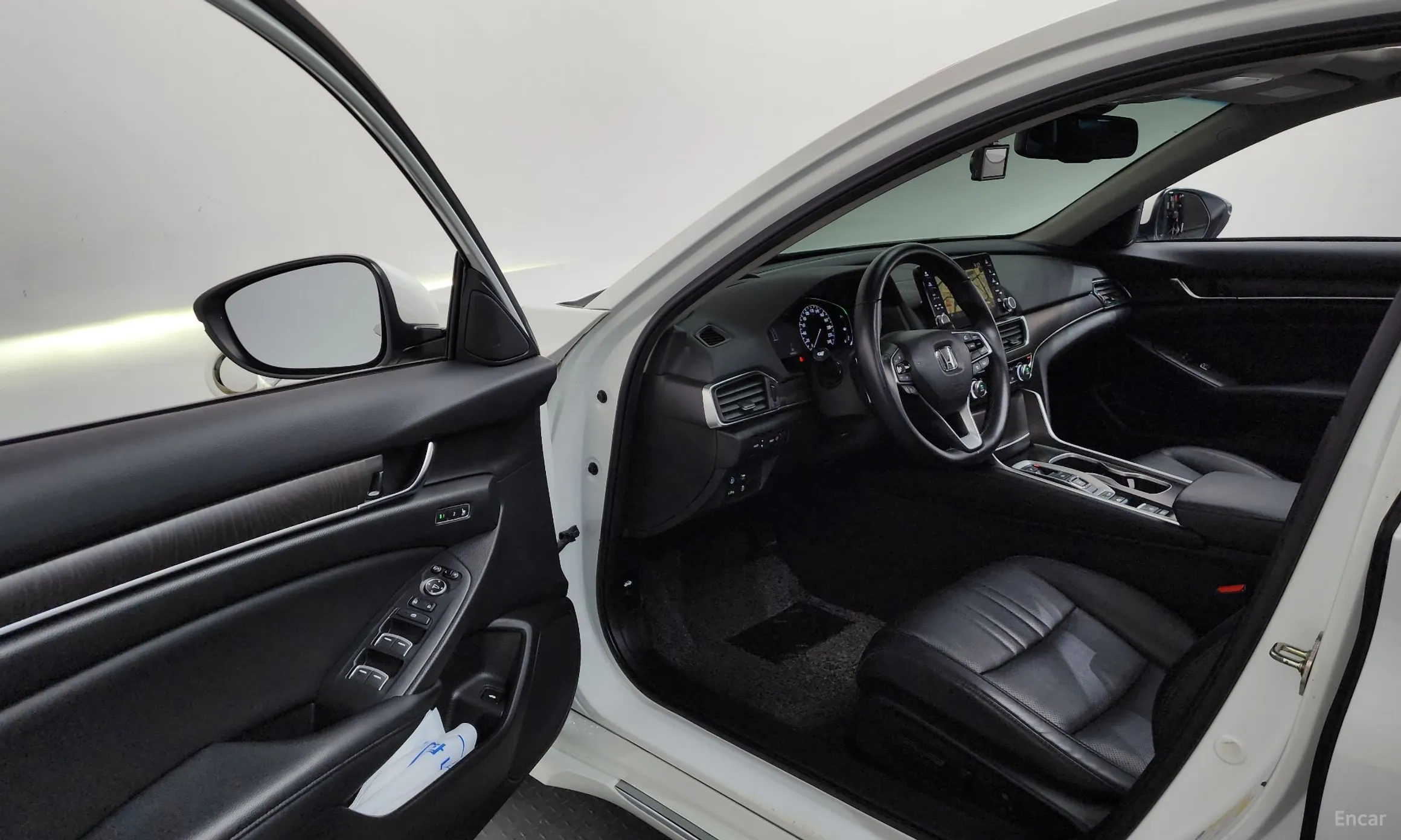 Honda Accord 10th Generation превью 10