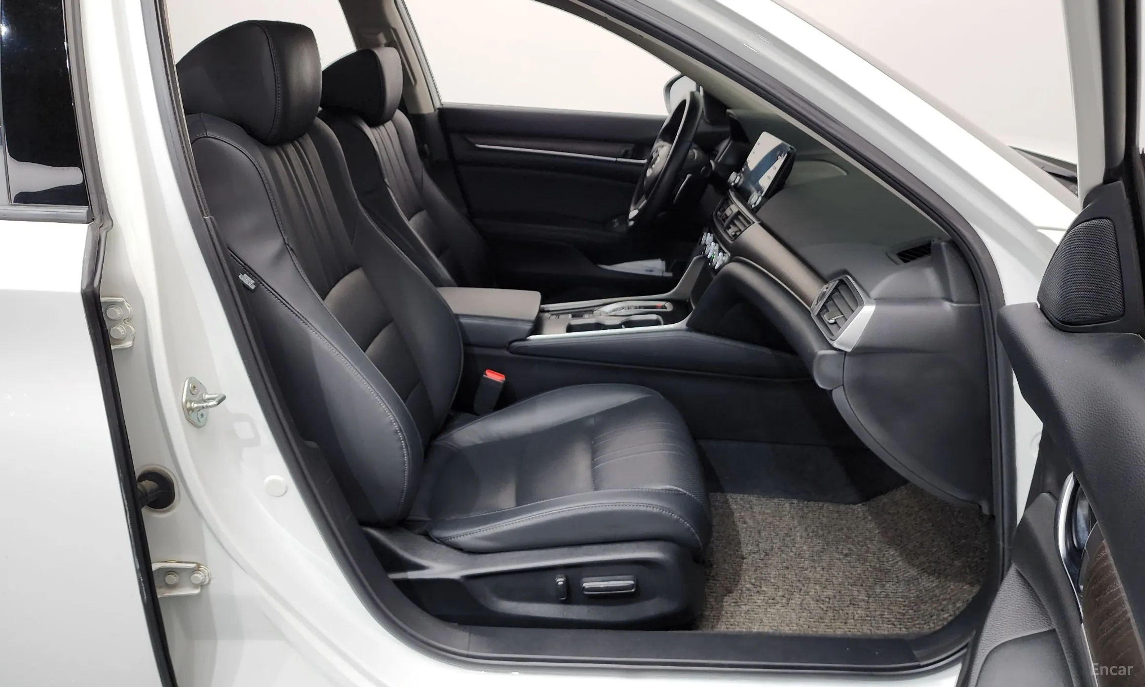 Honda Accord 10th Generation превью 11