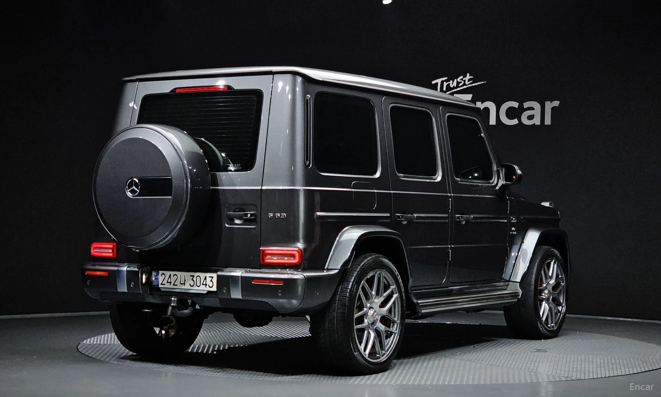 Mercedes Benz G-Class W463b