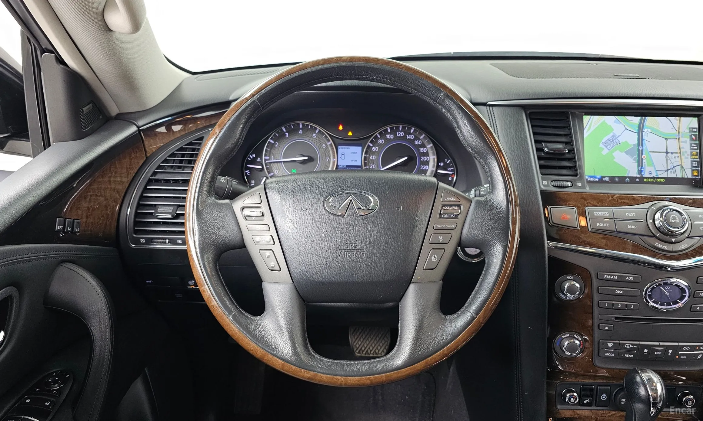 Infiniti QX80 превью 13