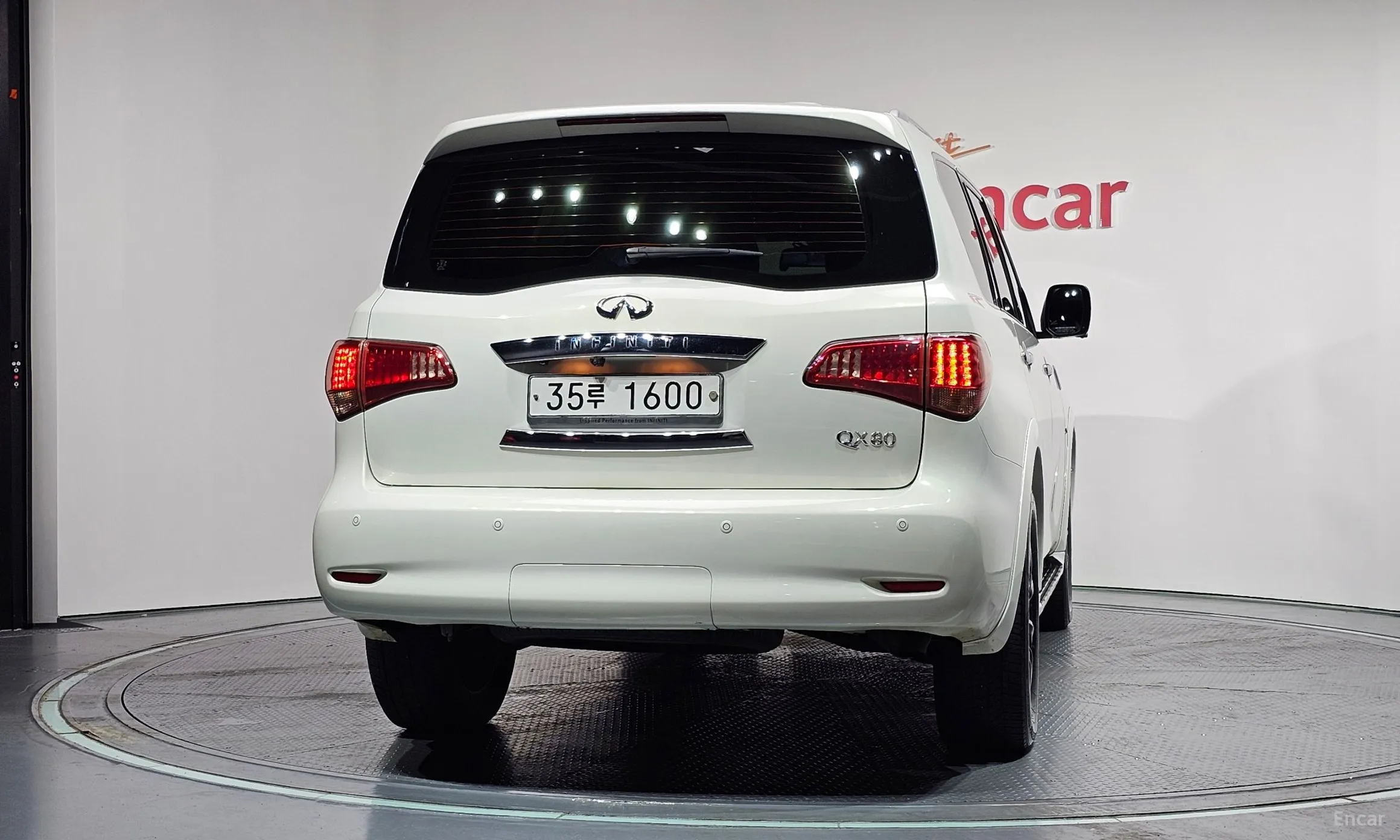 Infiniti QX80 превью 4