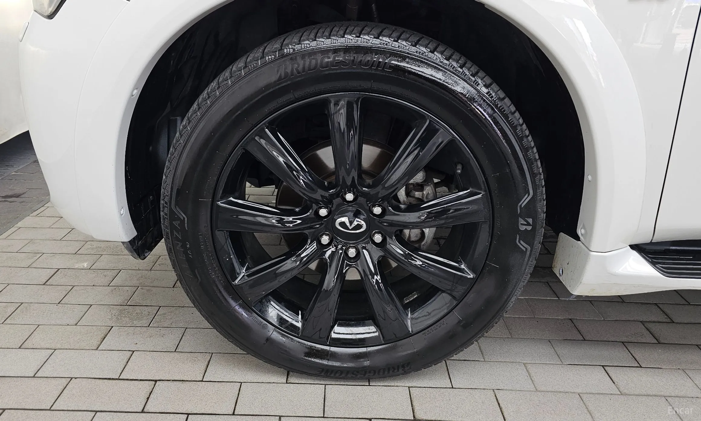 Infiniti QX80 превью 5