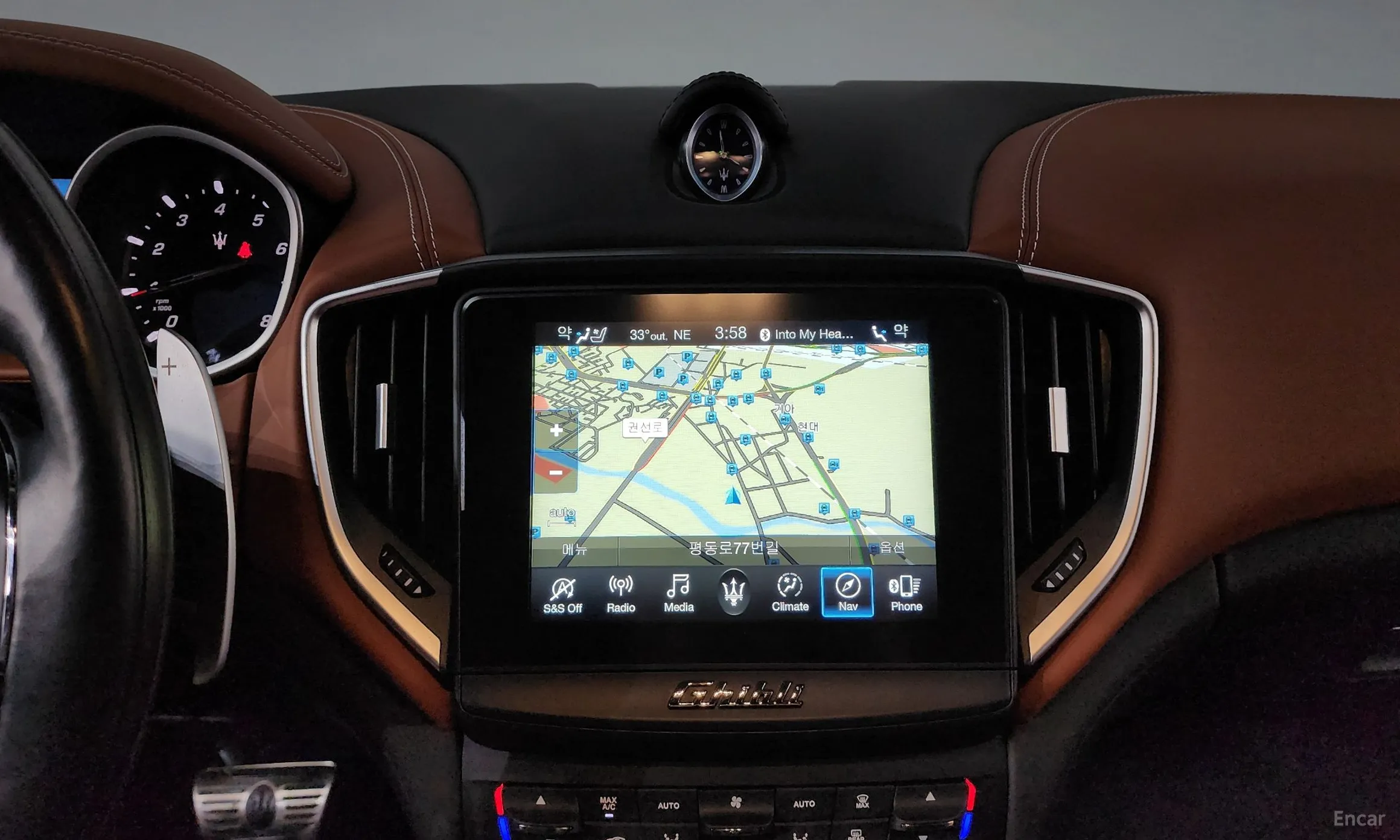 Maserati Ghibli превью 12