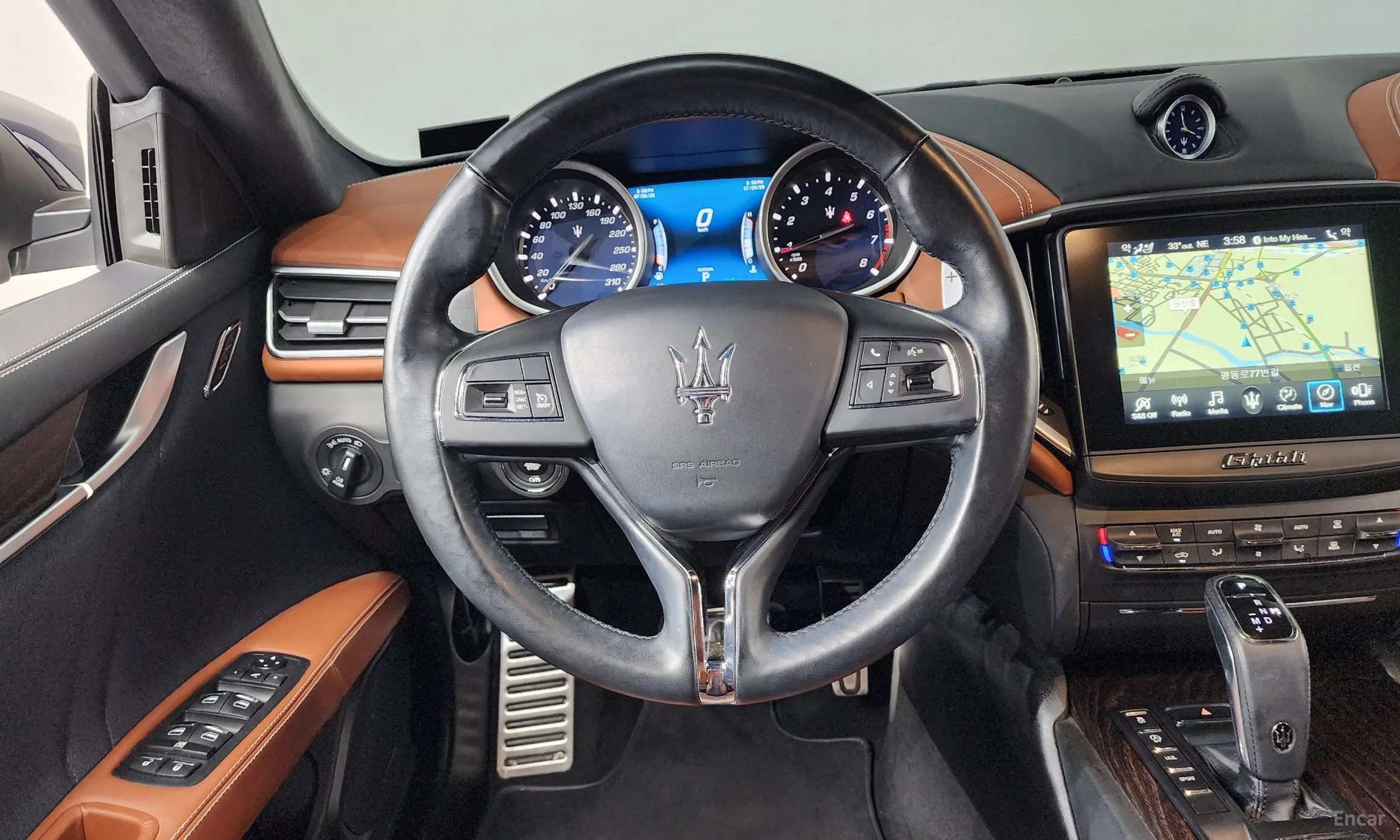 Maserati Ghibli превью 13
