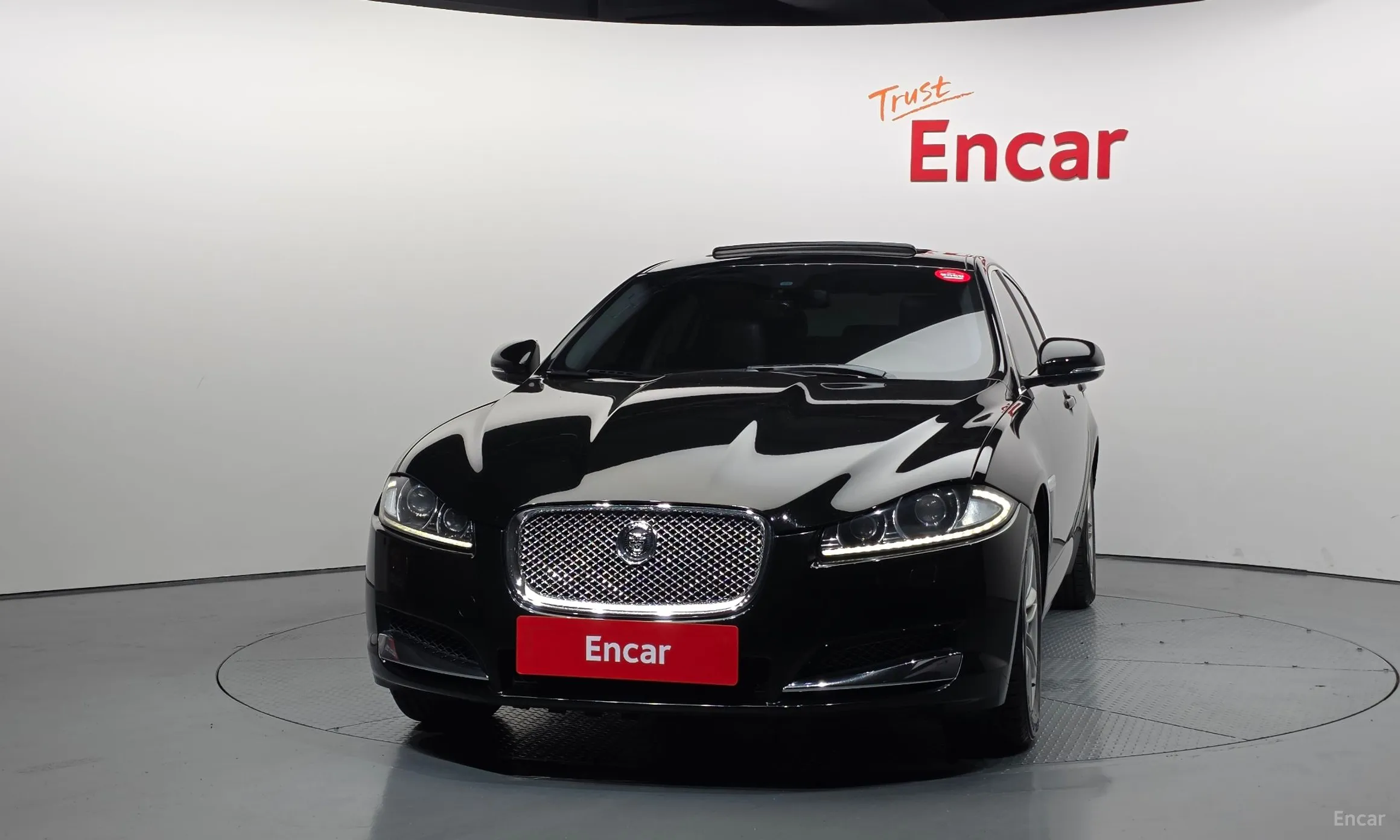 Jaguar New XF превью 3