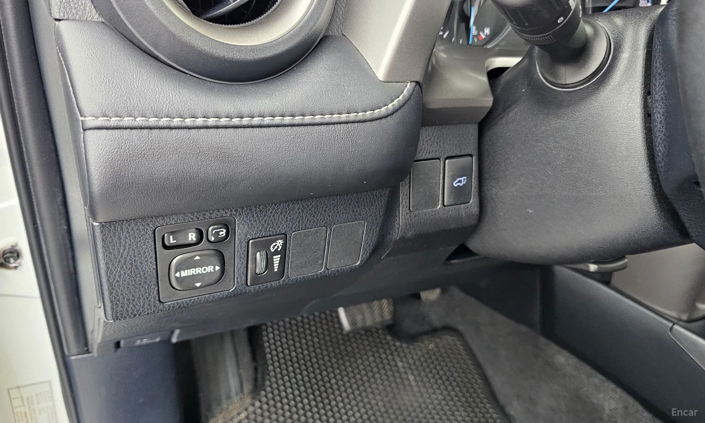 Toyota RAV4 превью 16