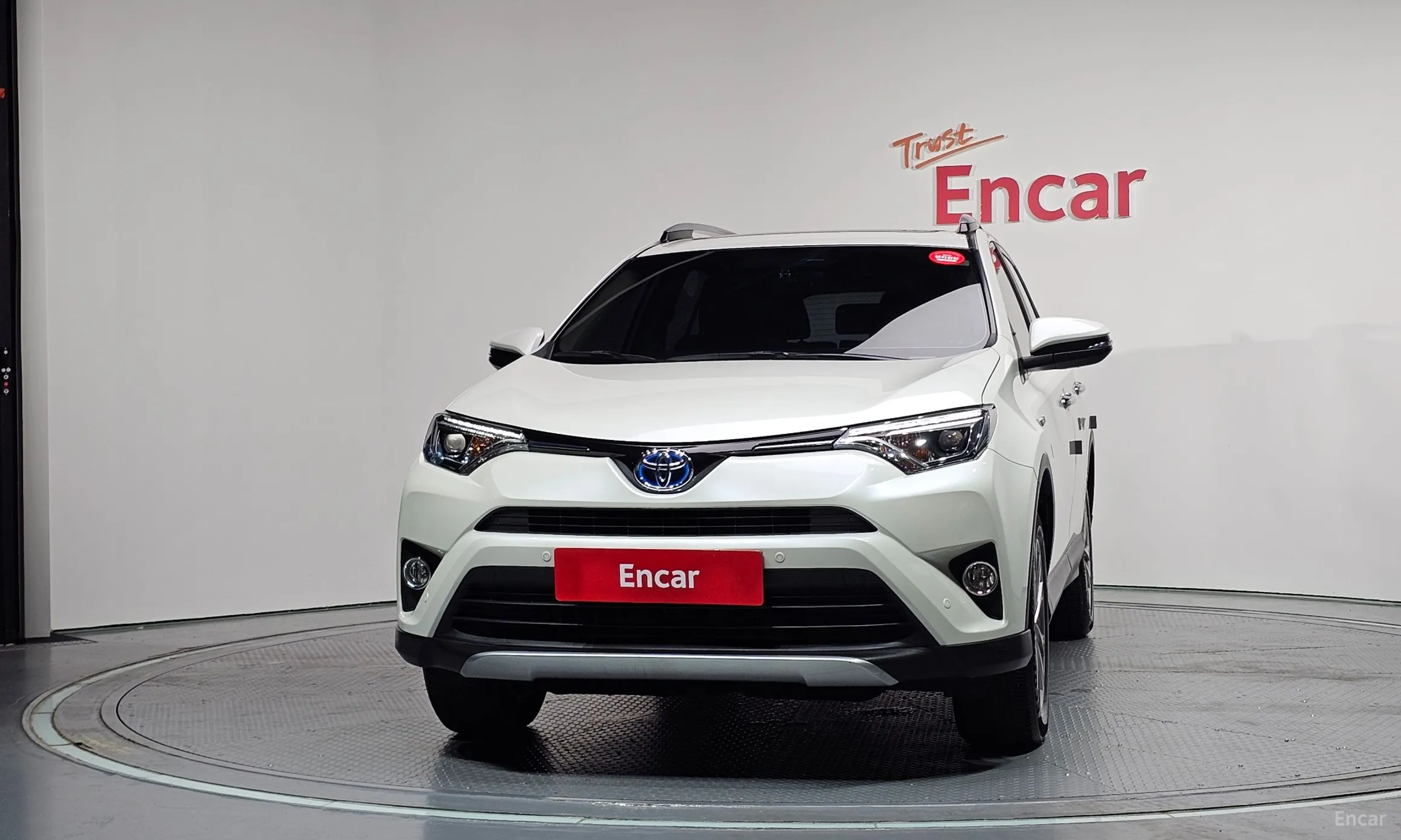 Toyota RAV4 превью 3