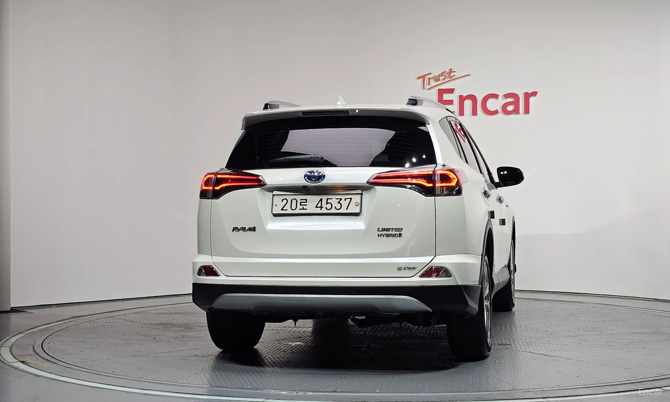 Toyota RAV4 превью 4