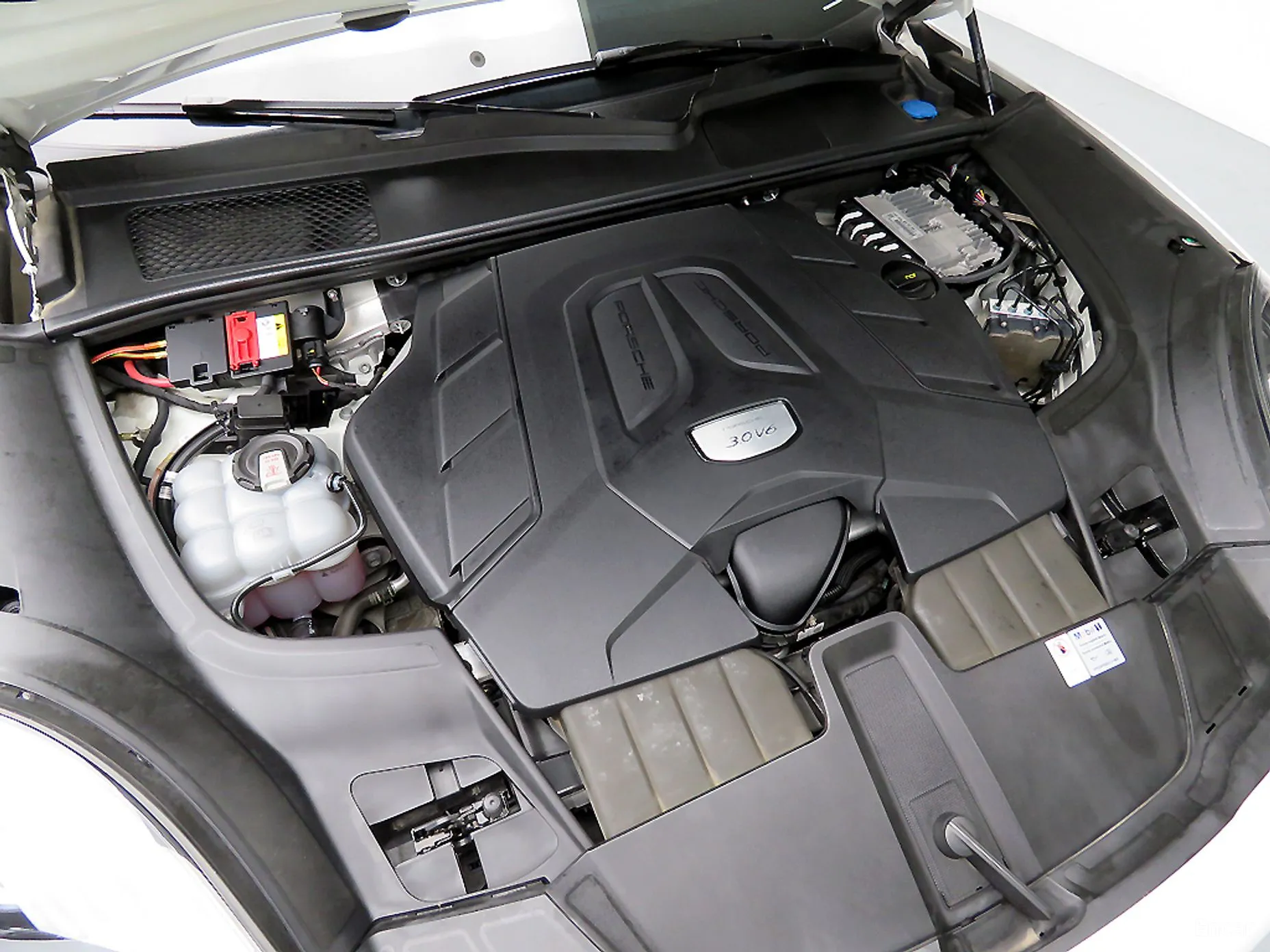 Porsche Cayenne (PO536) превью 18