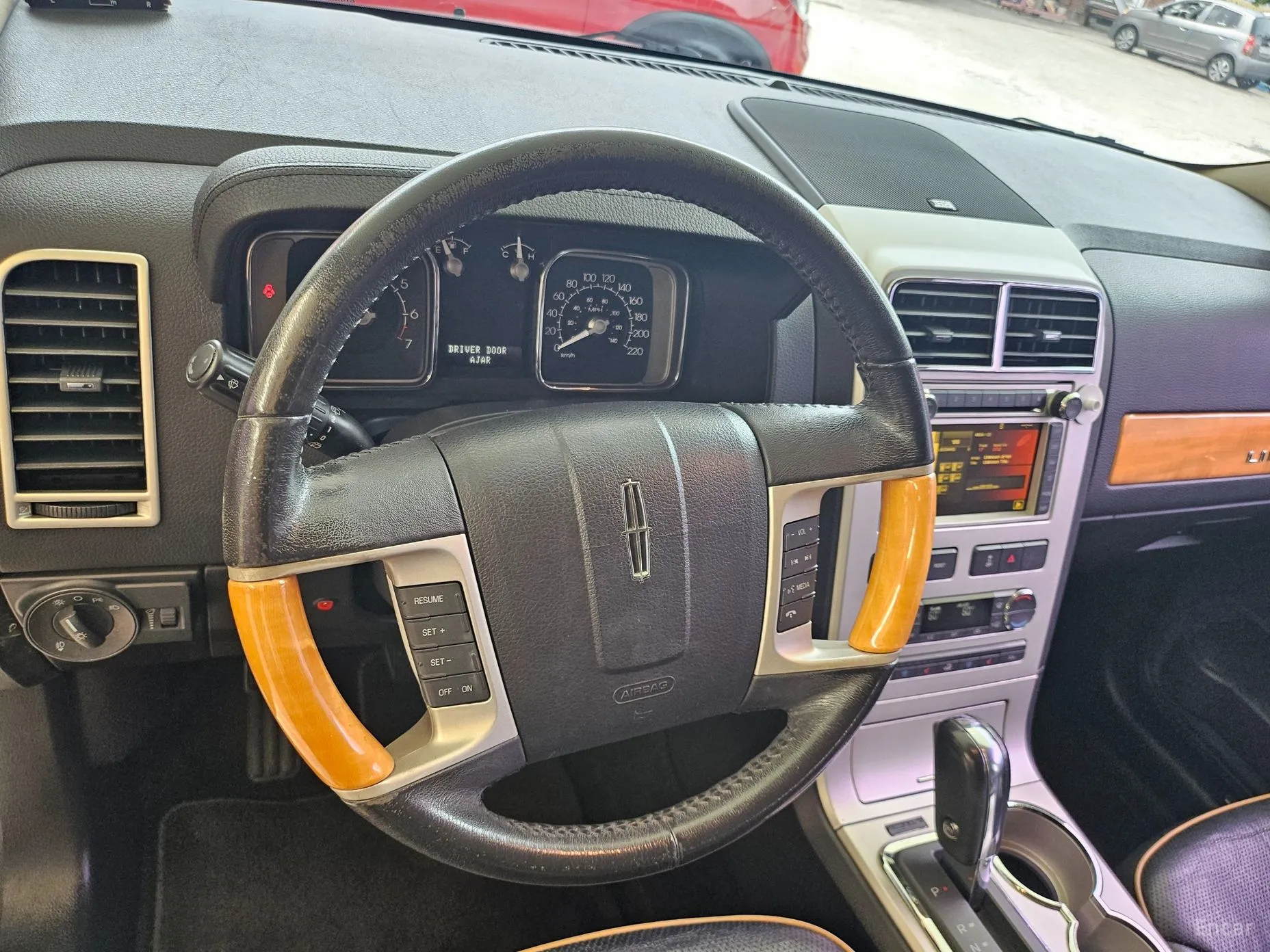 Lincoln MKX превью 12