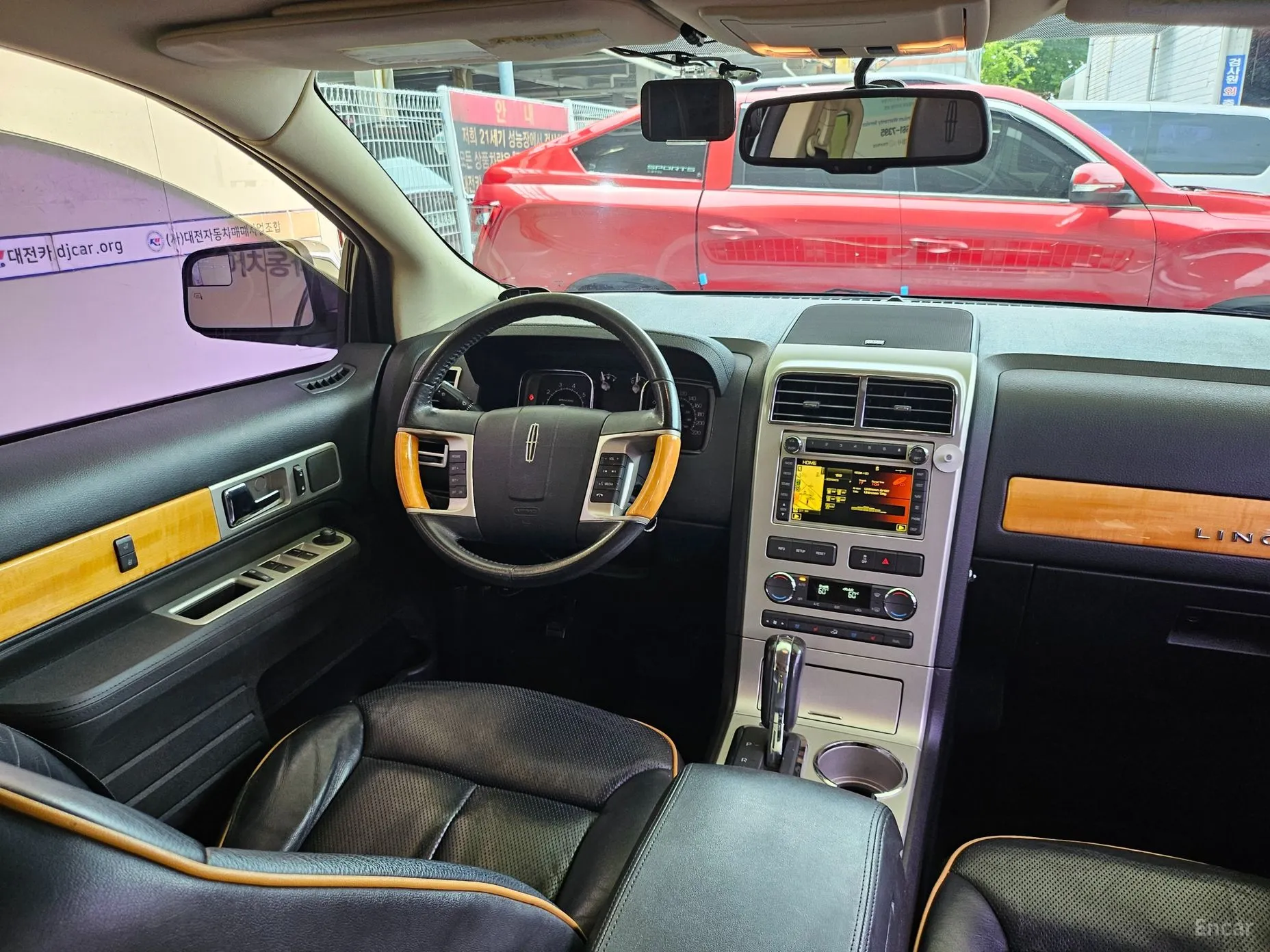 Lincoln MKX превью 15