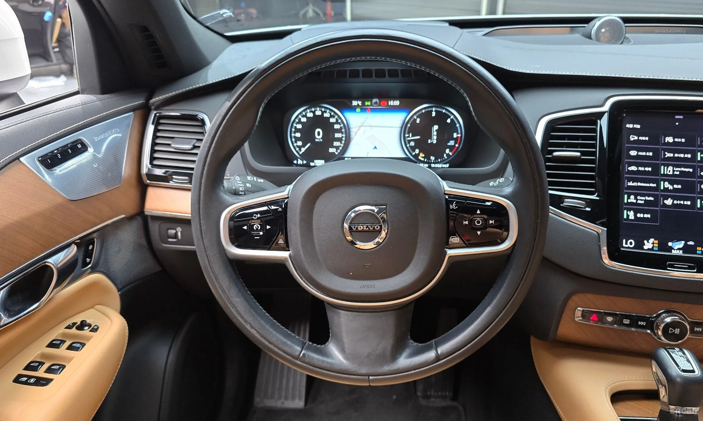 Volvo XC90 Gen 2 превью 13
