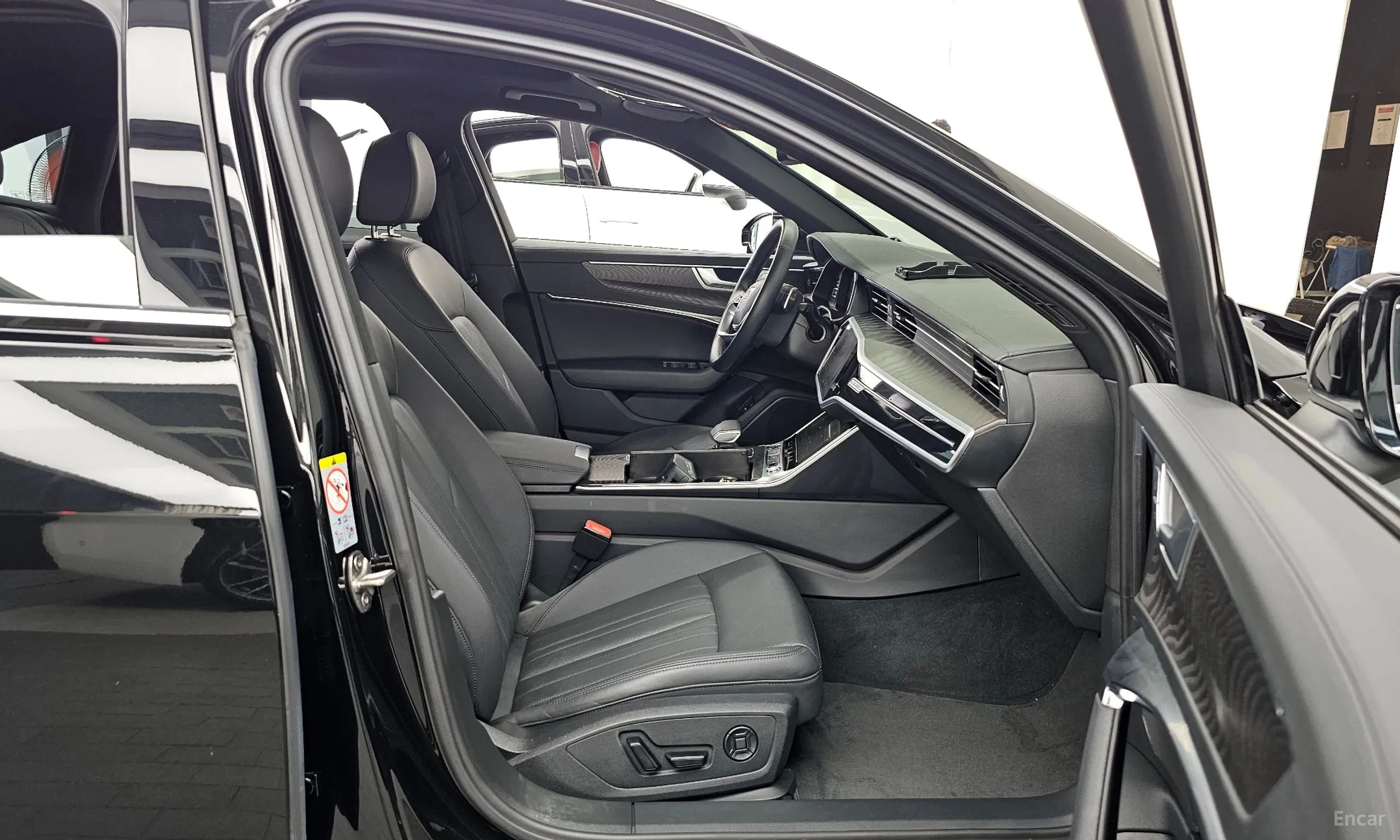 Audi A6 (C8) превью 11