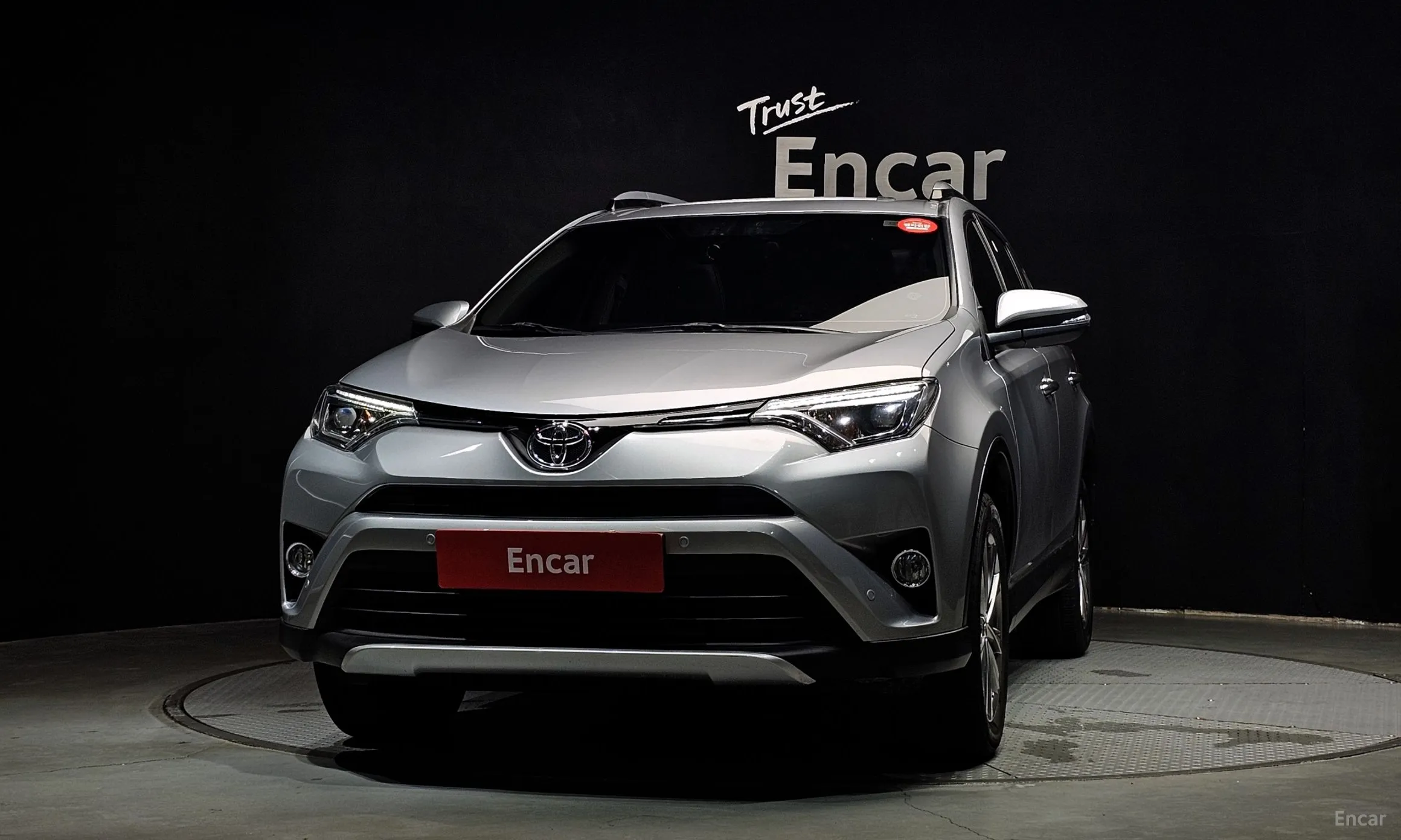 Toyota RAV4 превью 3