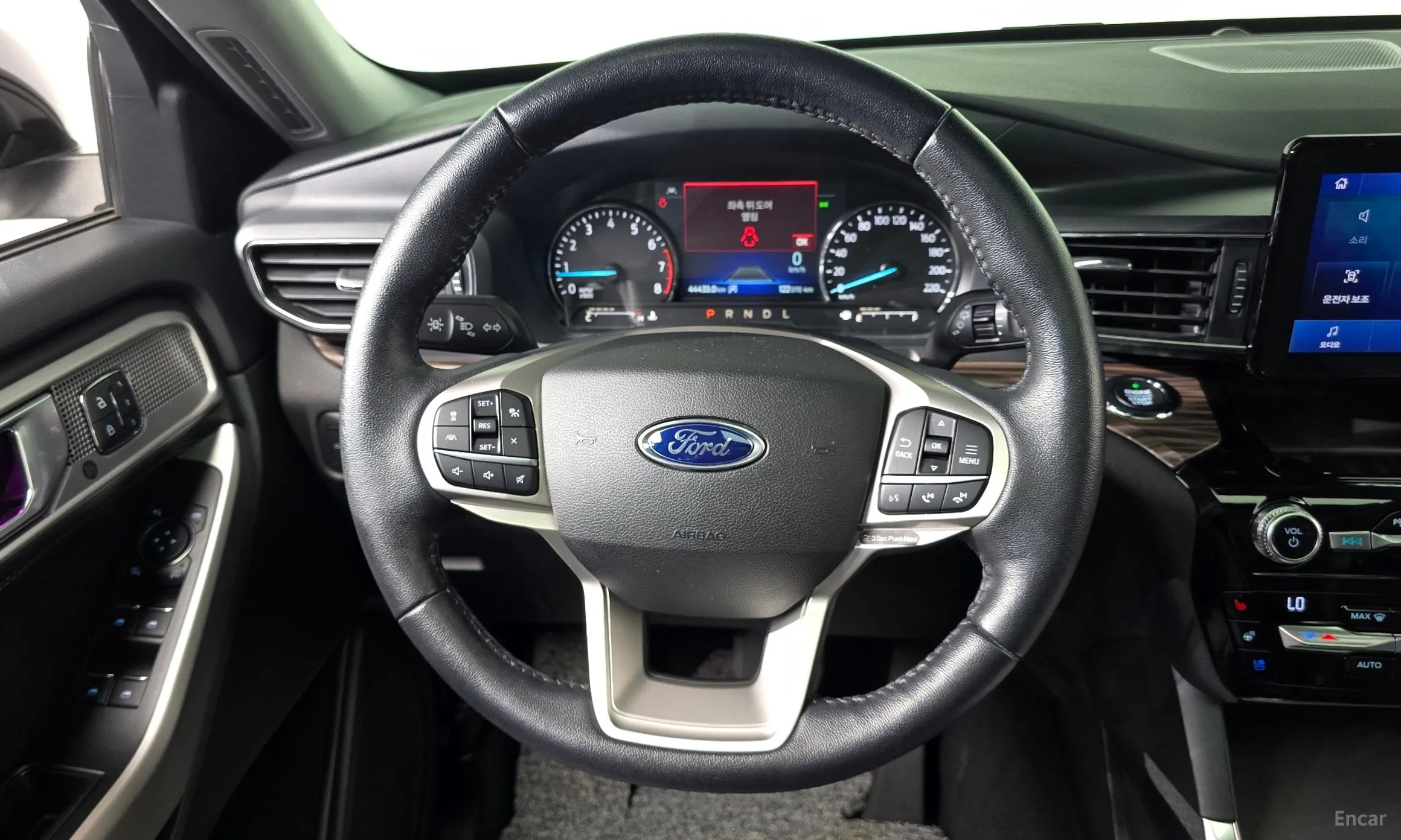 Ford Explorer 6th Generation превью 13