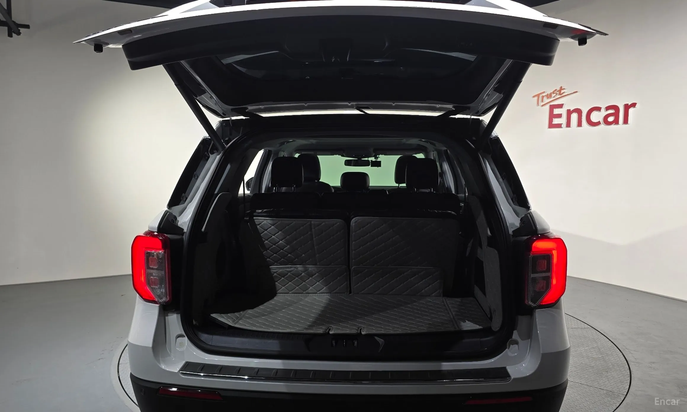Ford Explorer 6th Generation превью 19