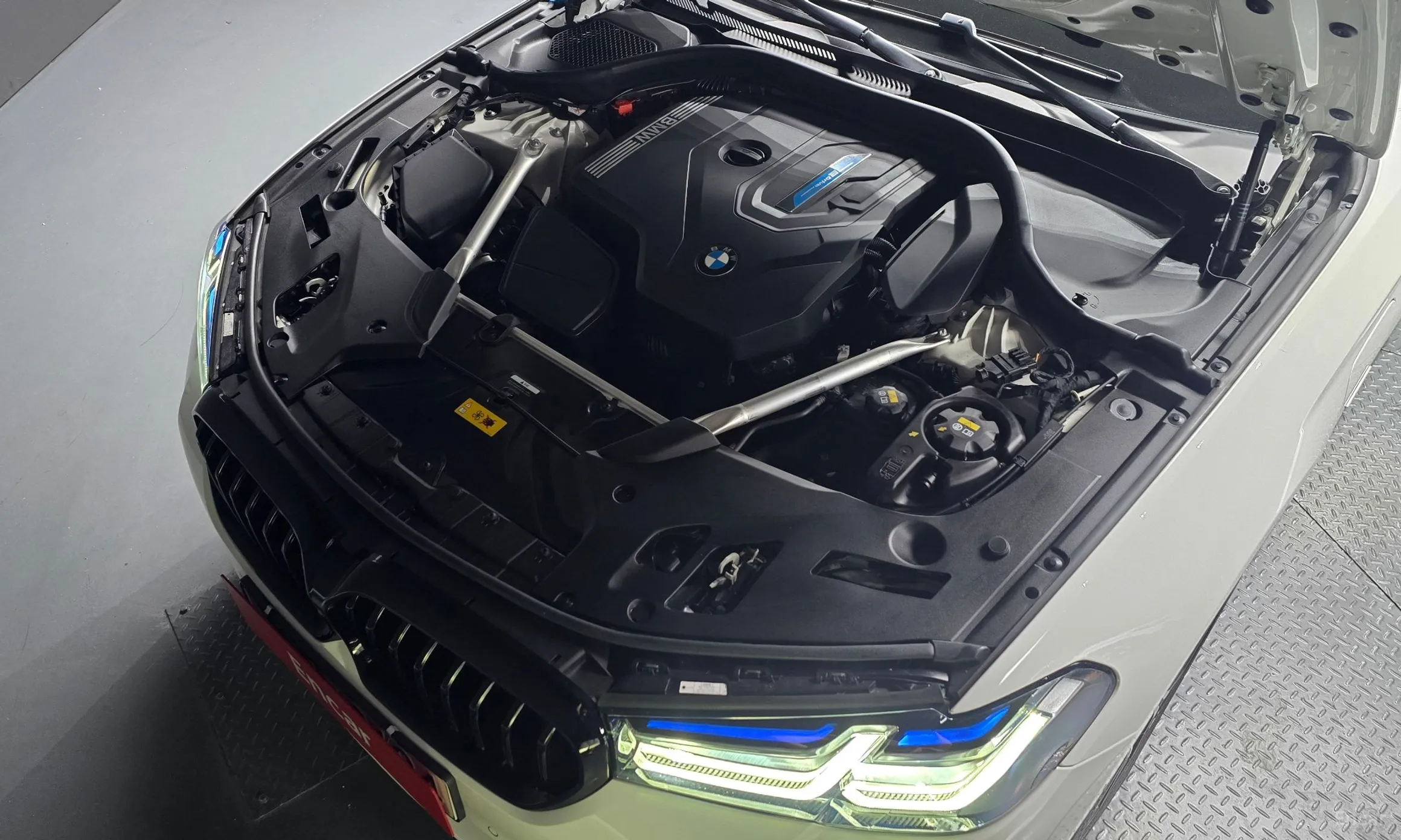 BMW 5 Series (G30) превью 6
