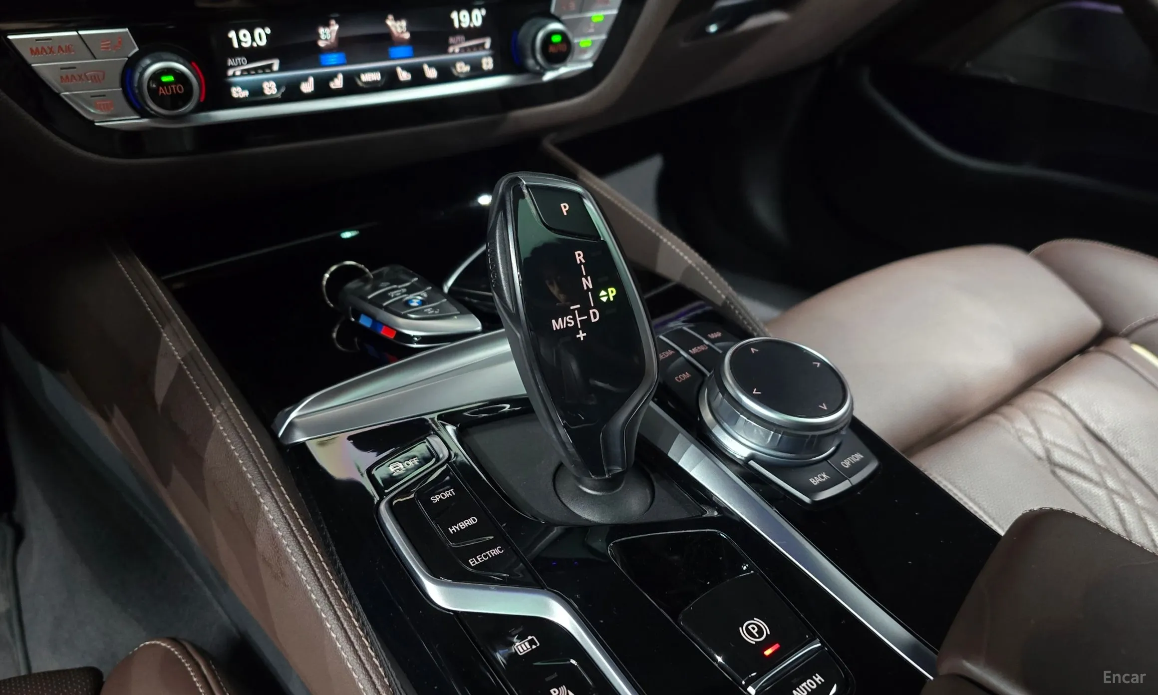 BMW 5 Series (G30) превью 9