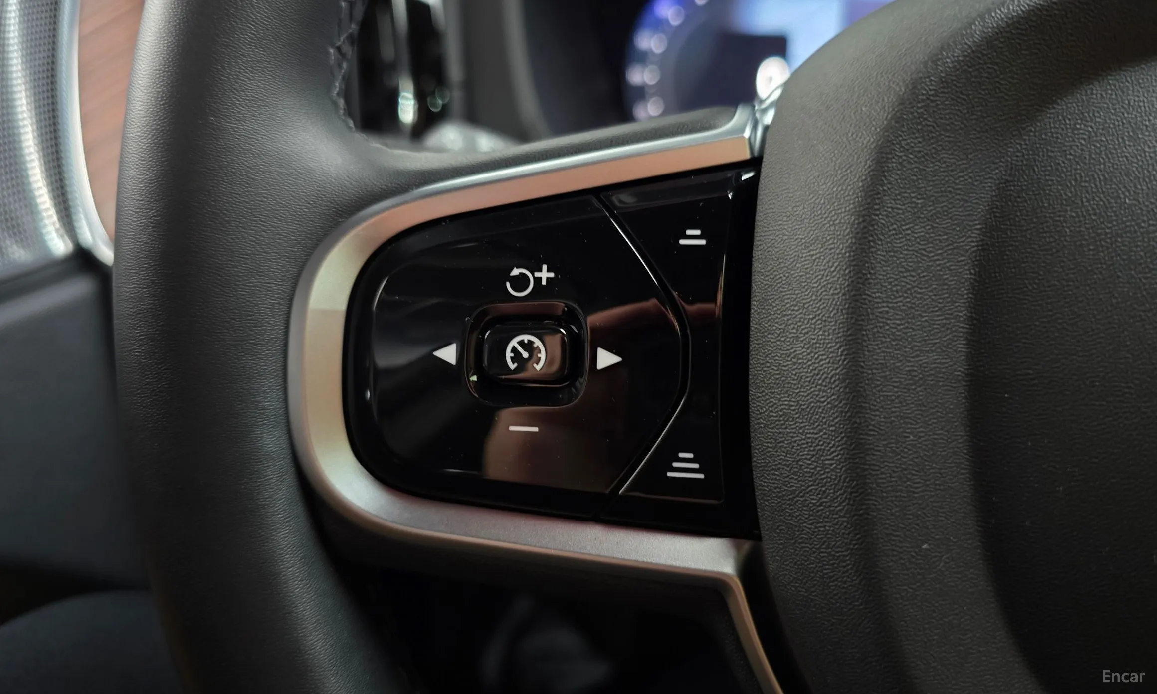 Volvo XC60 Gen 2 превью 16
