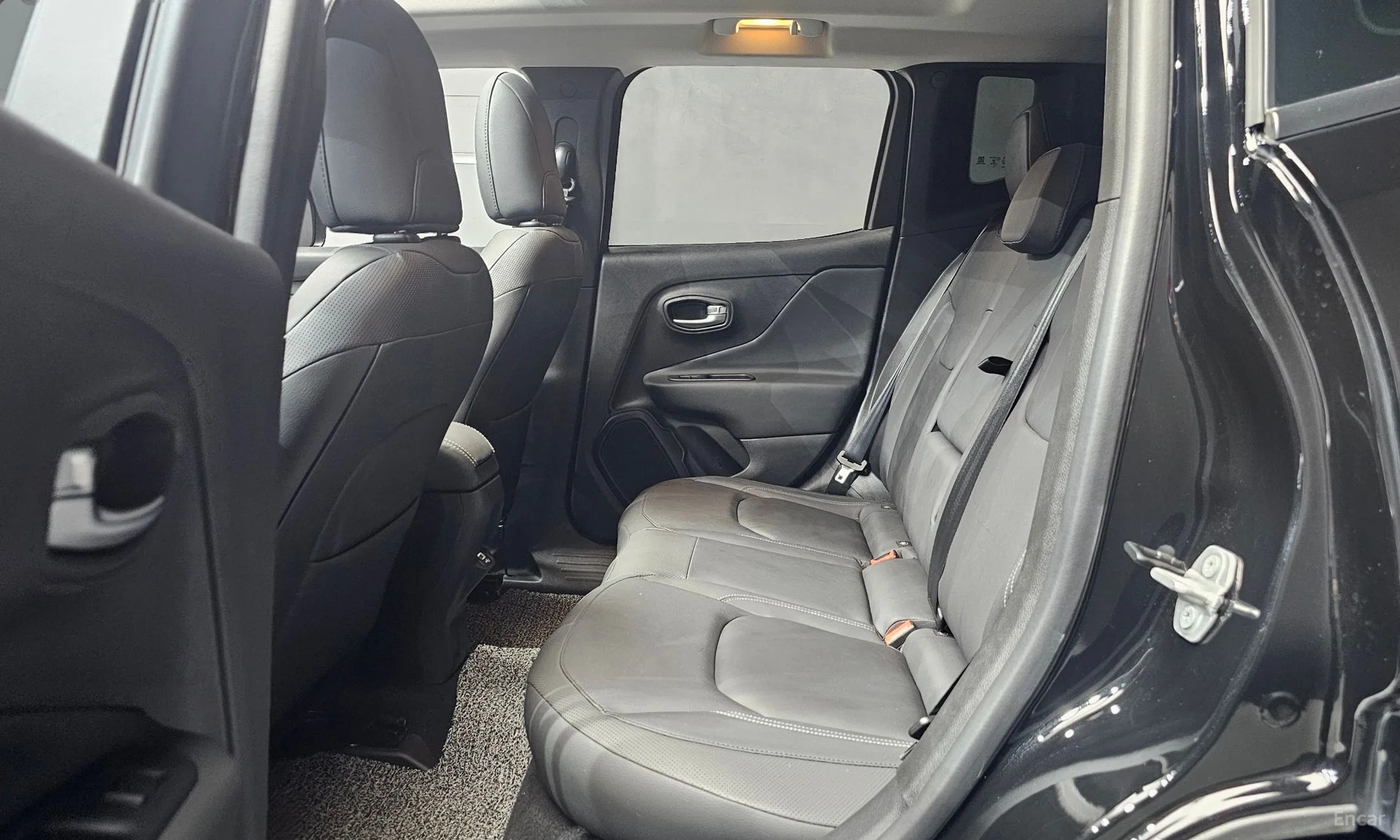 Jeep Renegade превью 12