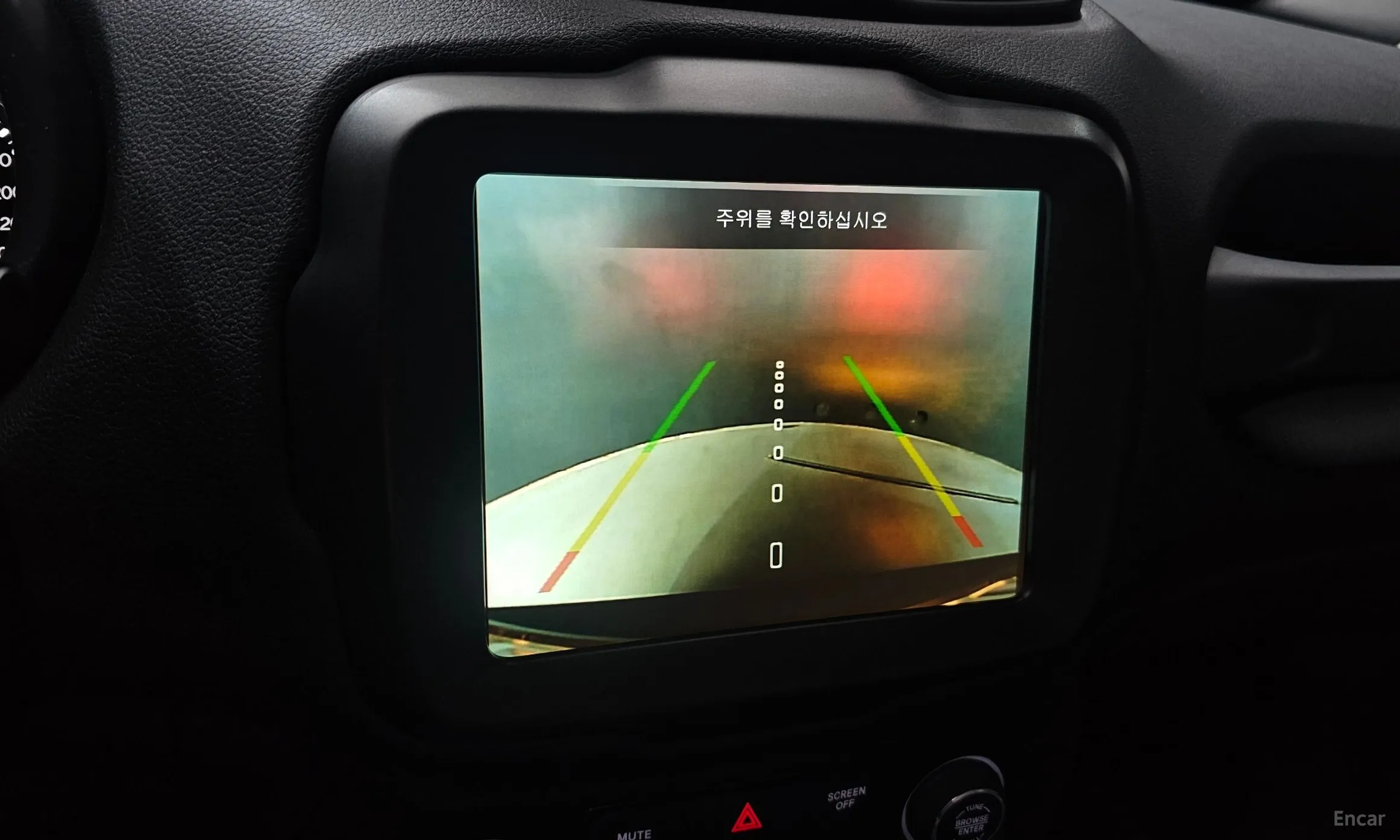 Jeep Renegade превью 15