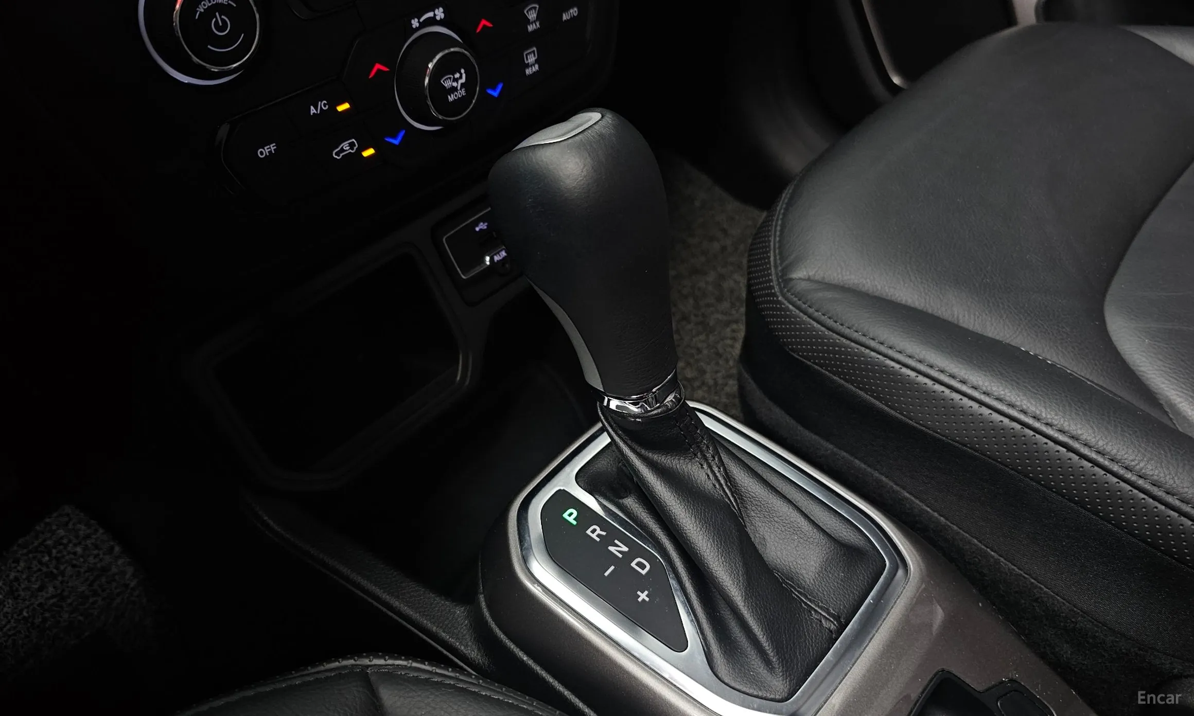 Jeep Renegade превью 9