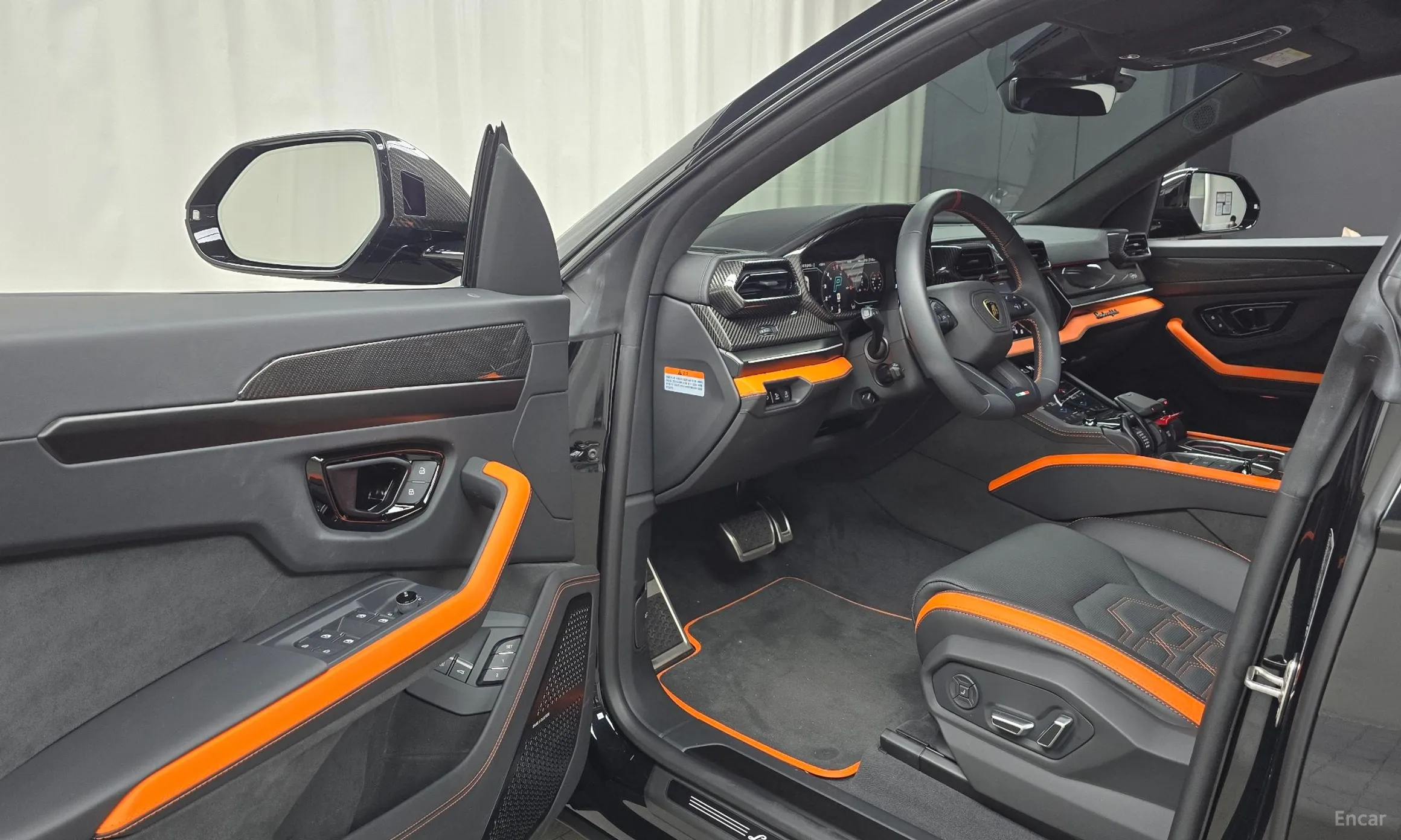 Lamborghini Urus превью 10