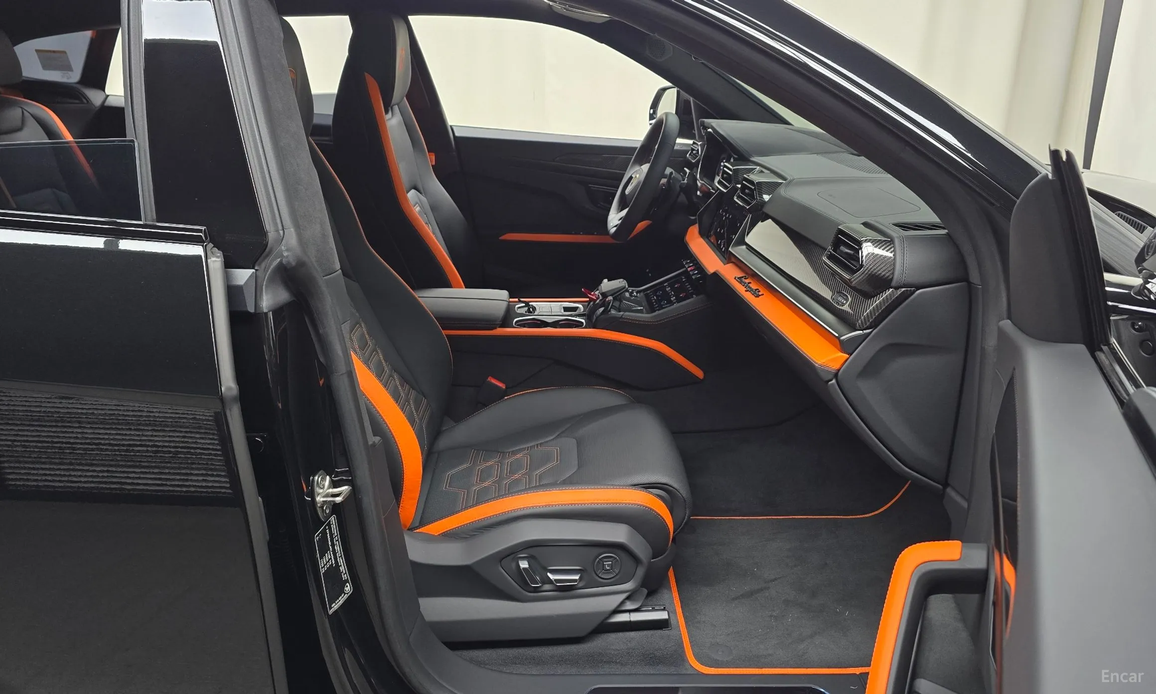 Lamborghini Urus превью 11
