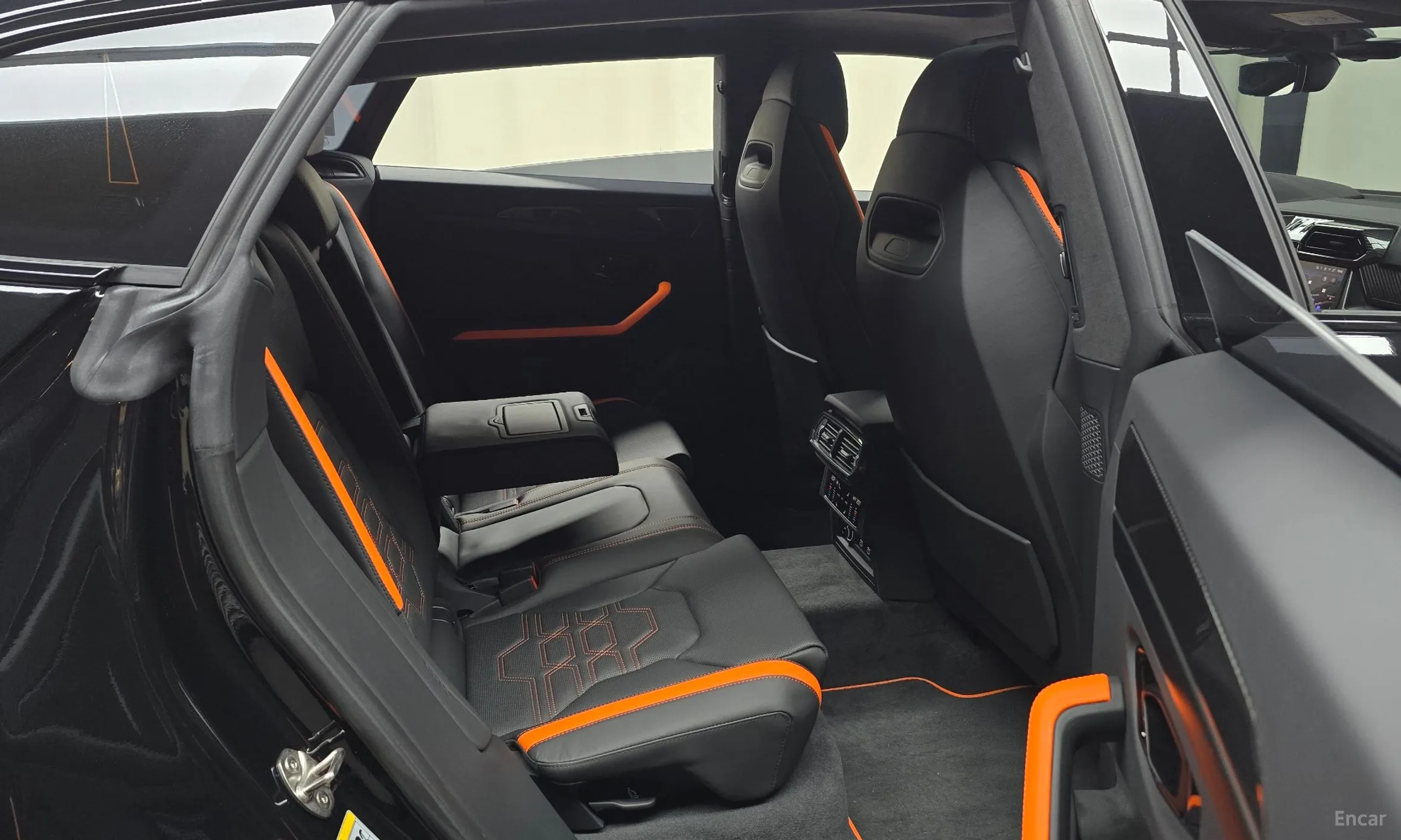 Lamborghini Urus превью 12