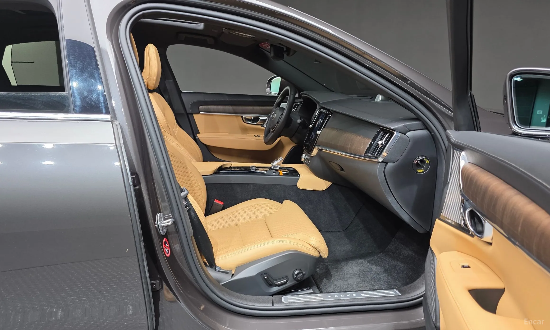 Volvo S90 превью 10