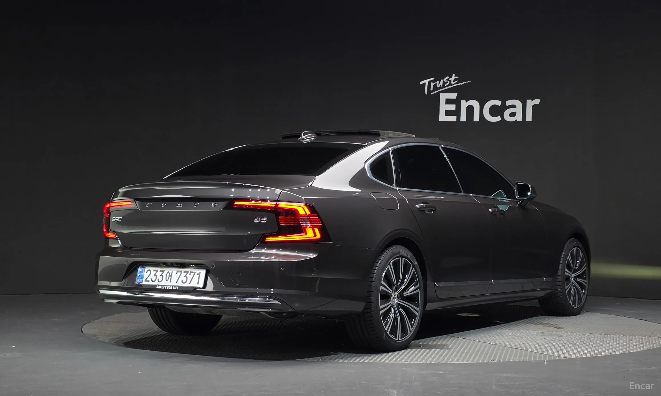 Volvo S90